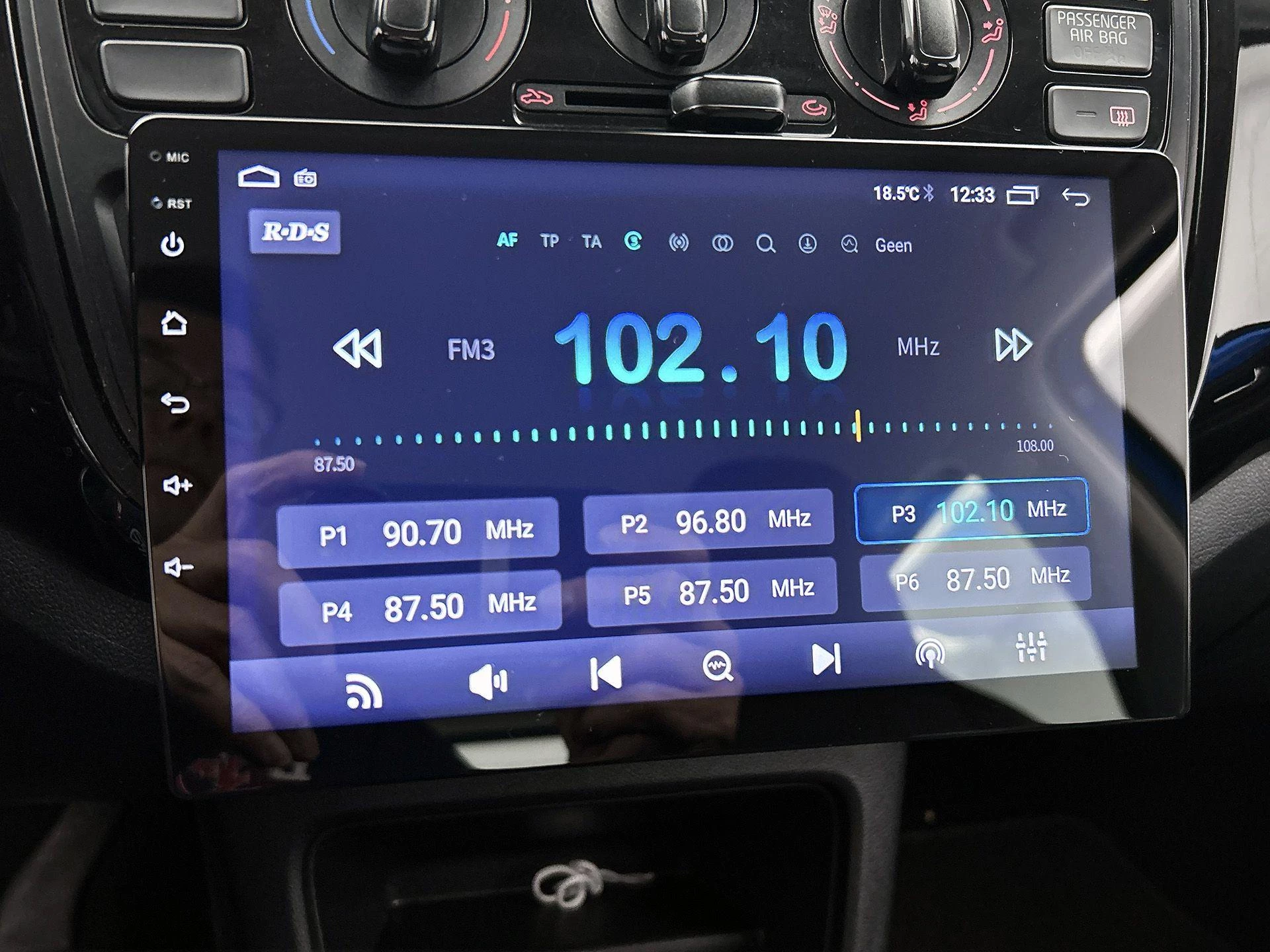 Volkswagen-up!-image-14
