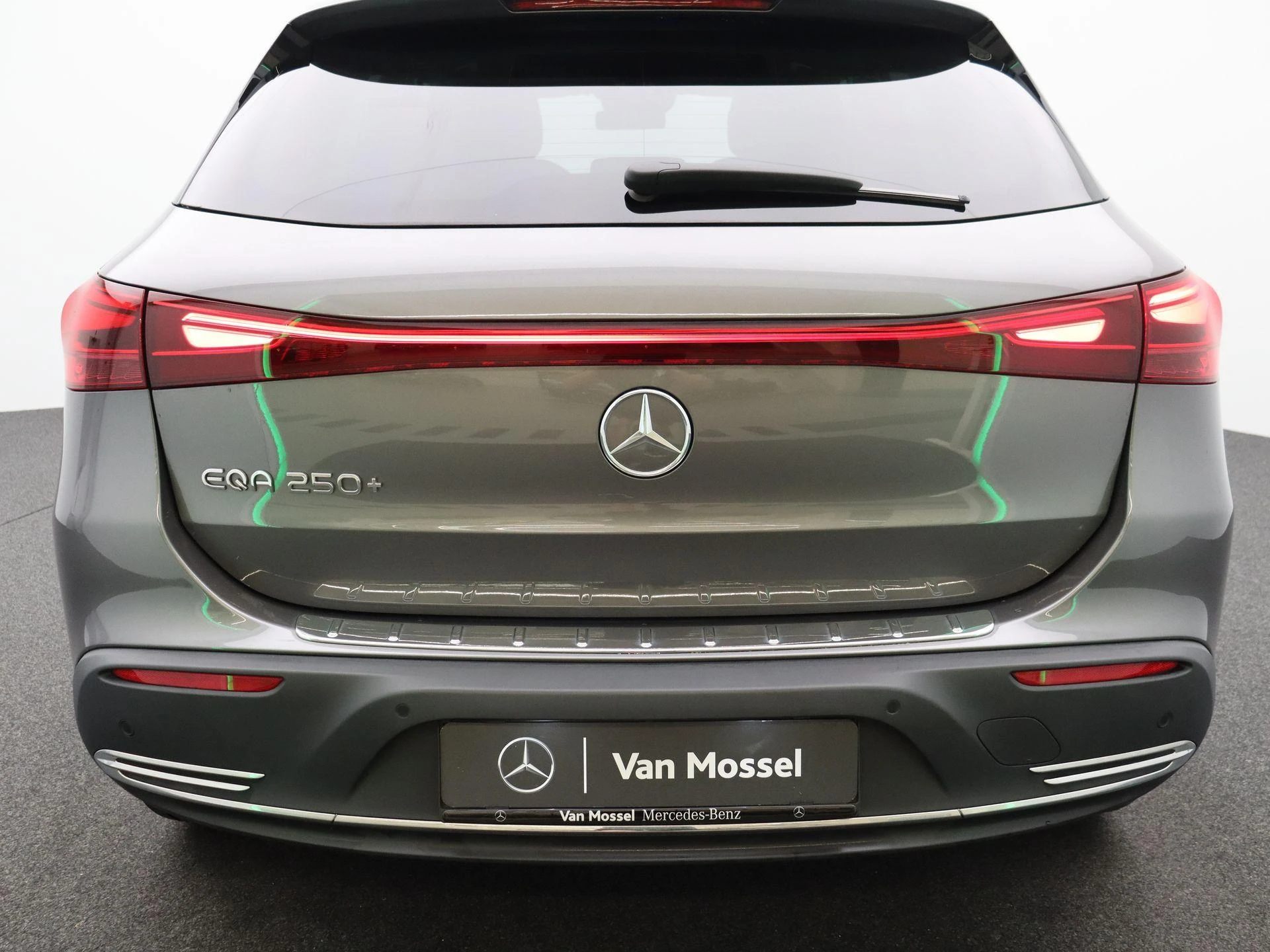 Mercedes-Benz EQA 250+ Business Line