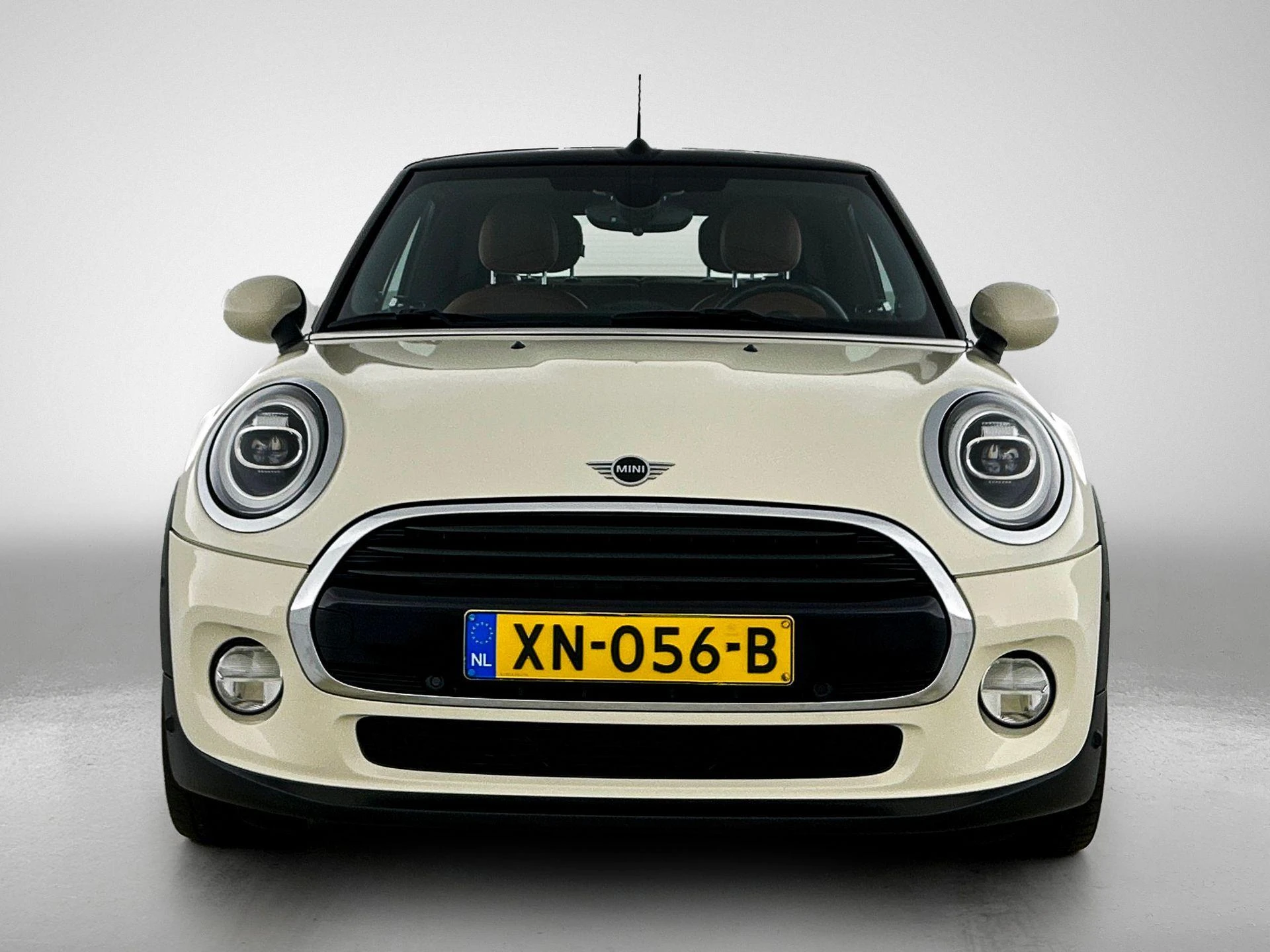 MINI-Cooper Cabrio-image-4