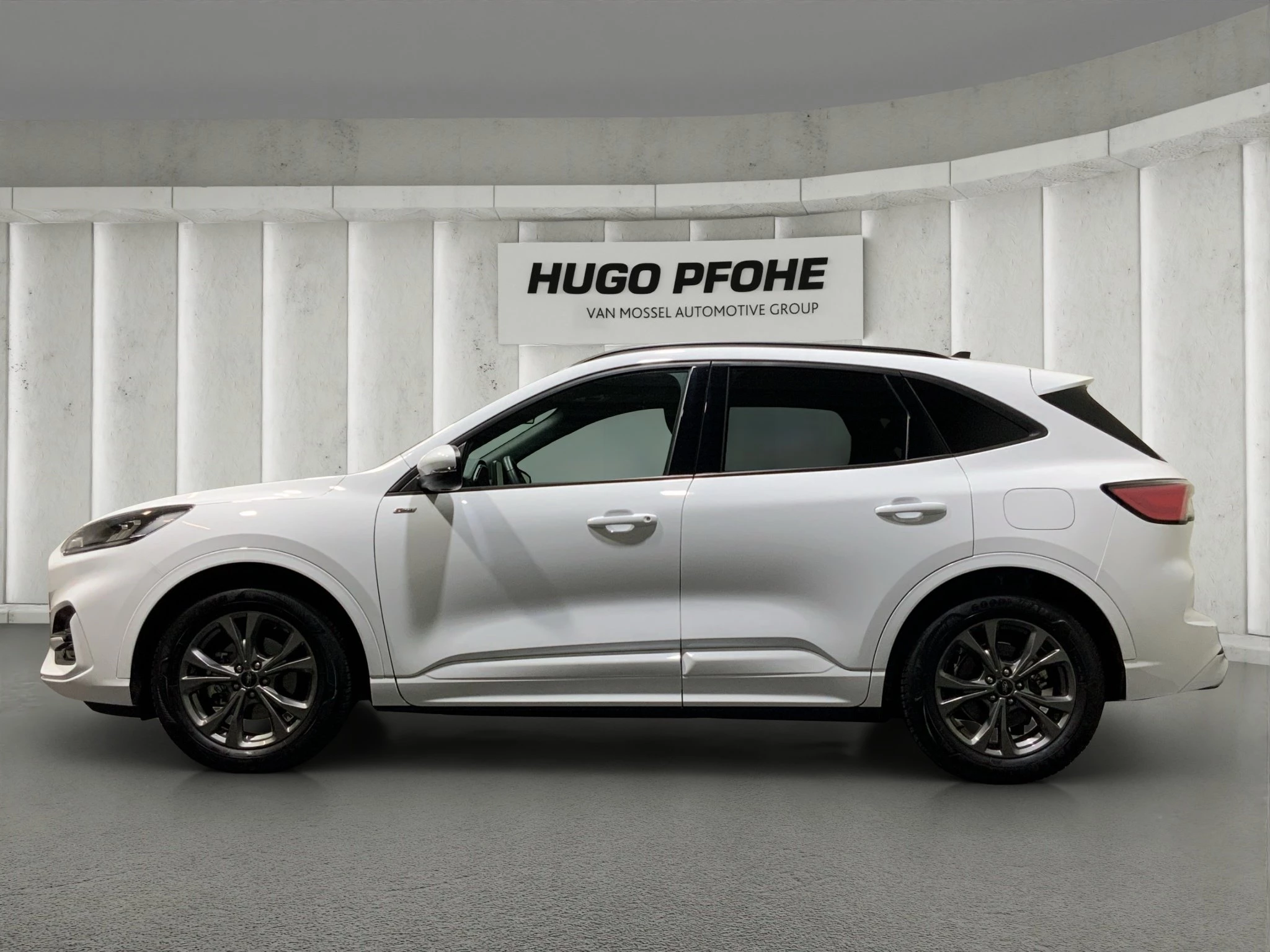 Ford Kuga ST-Line 2.5 Duratec FHEV CVT Sports Utility Vehicle. 140 kW. 5-türig