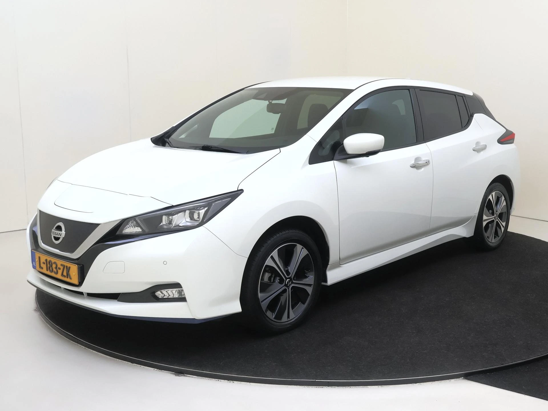 Nissan-Leaf-image-0