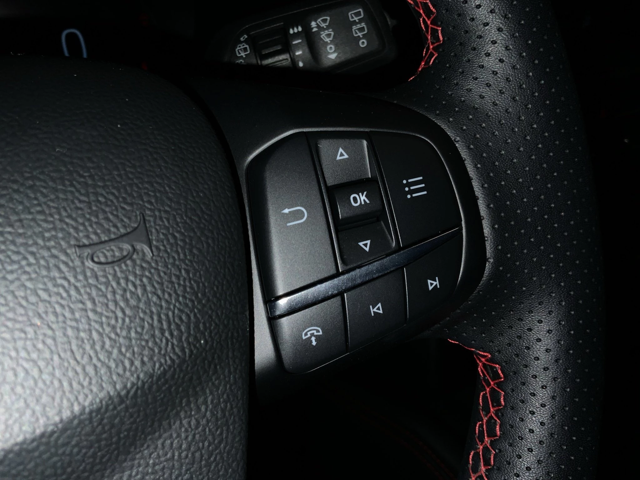 Ford Kuga ST-Line X Aut.*360GRAD*LED-MATRIX*NAVI*GRA*WINTER-PKT.