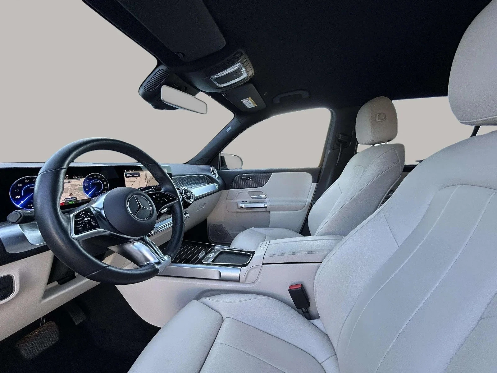 Mercedes-Benz-EQB-image-9