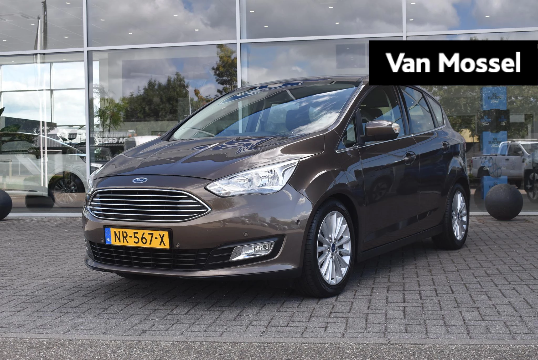 Ford-C-MAX-image-0