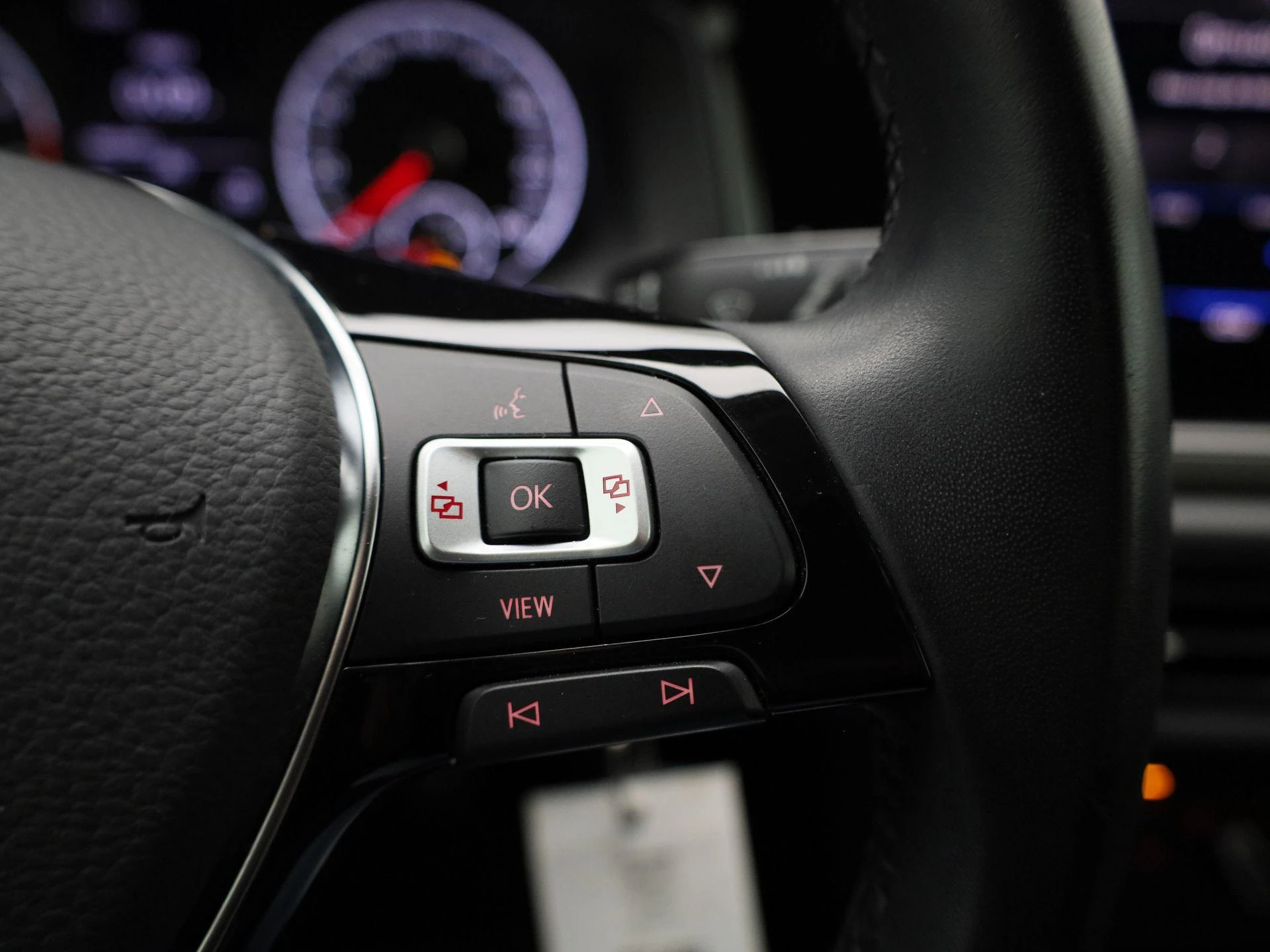 Volkswagen-Polo-image-16