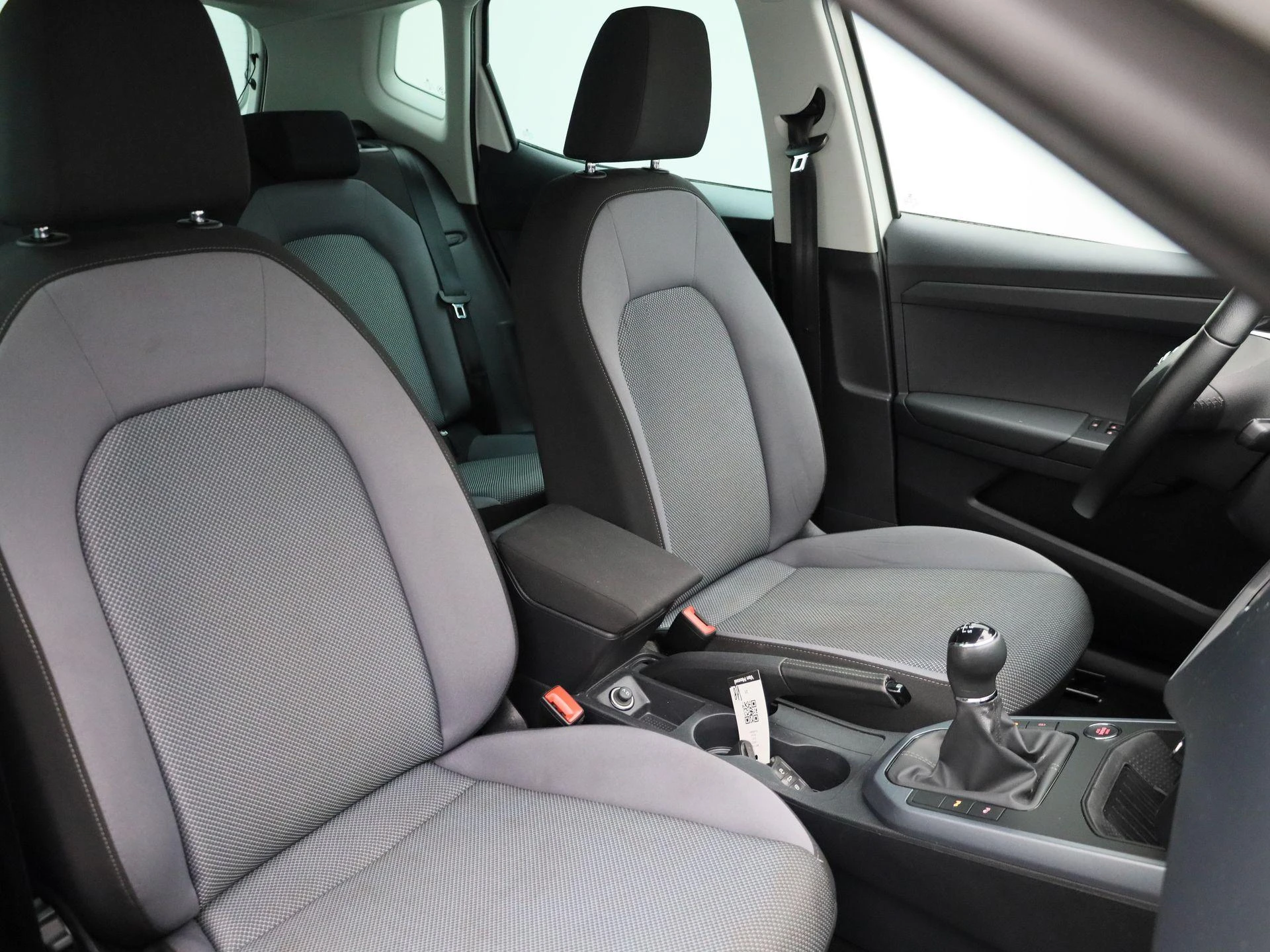 SEAT-Arona-image-35