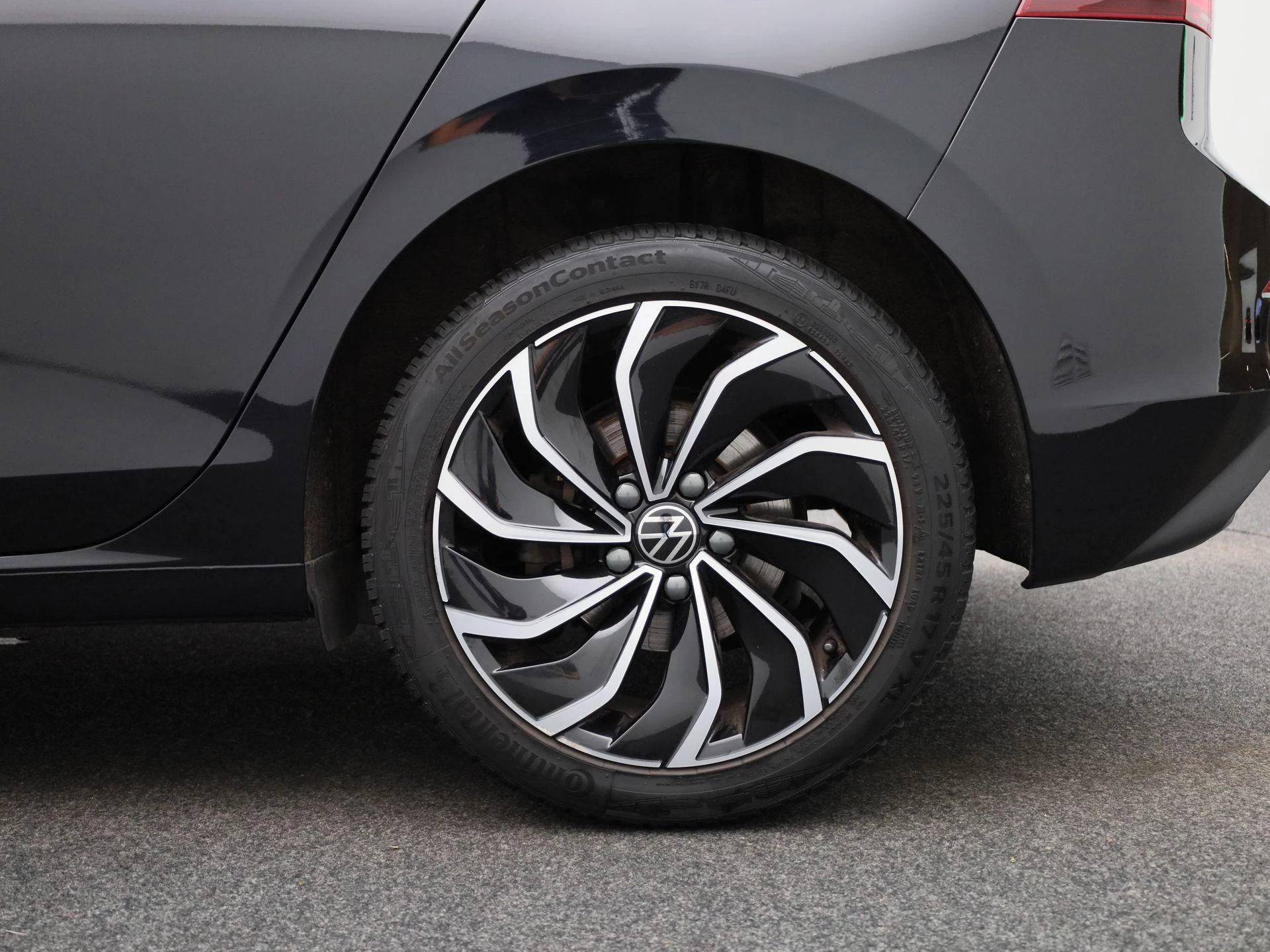 Volkswagen Golf 1.5 eTSI R-Line