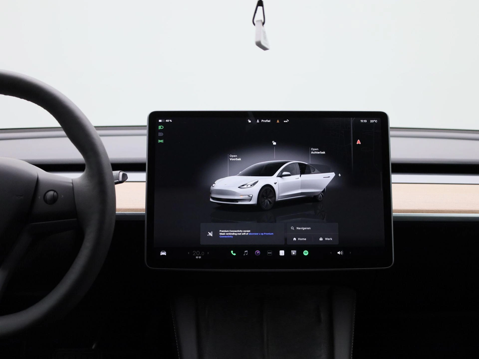 Tesla-Model 3-image-7