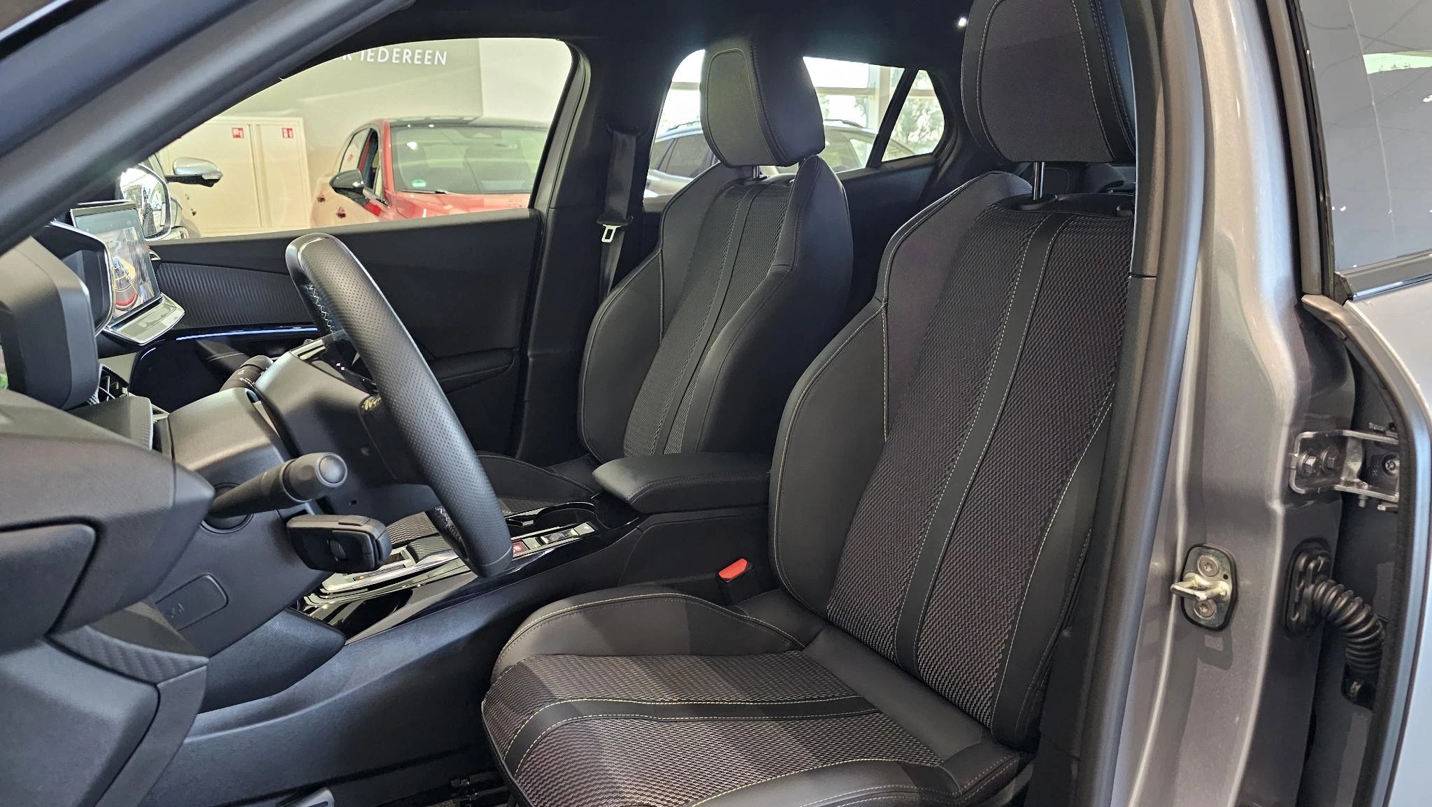 Peugeot e-2008 EV GT Avantage 54 kWh