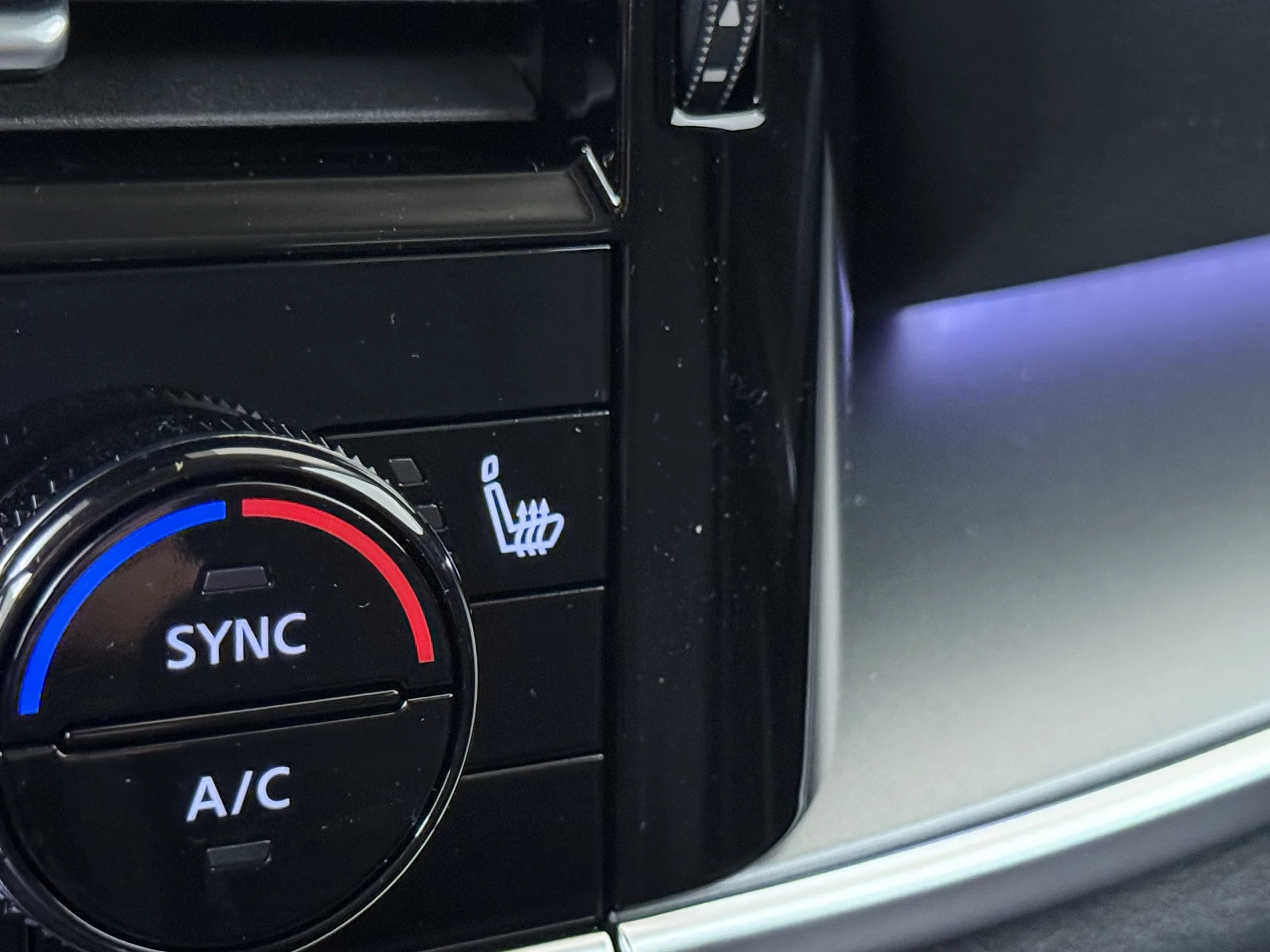 Nissan QASHQAI Mild-Hybrid 158 Xtronic N-Connecta + Cold Pack + Easy Pack