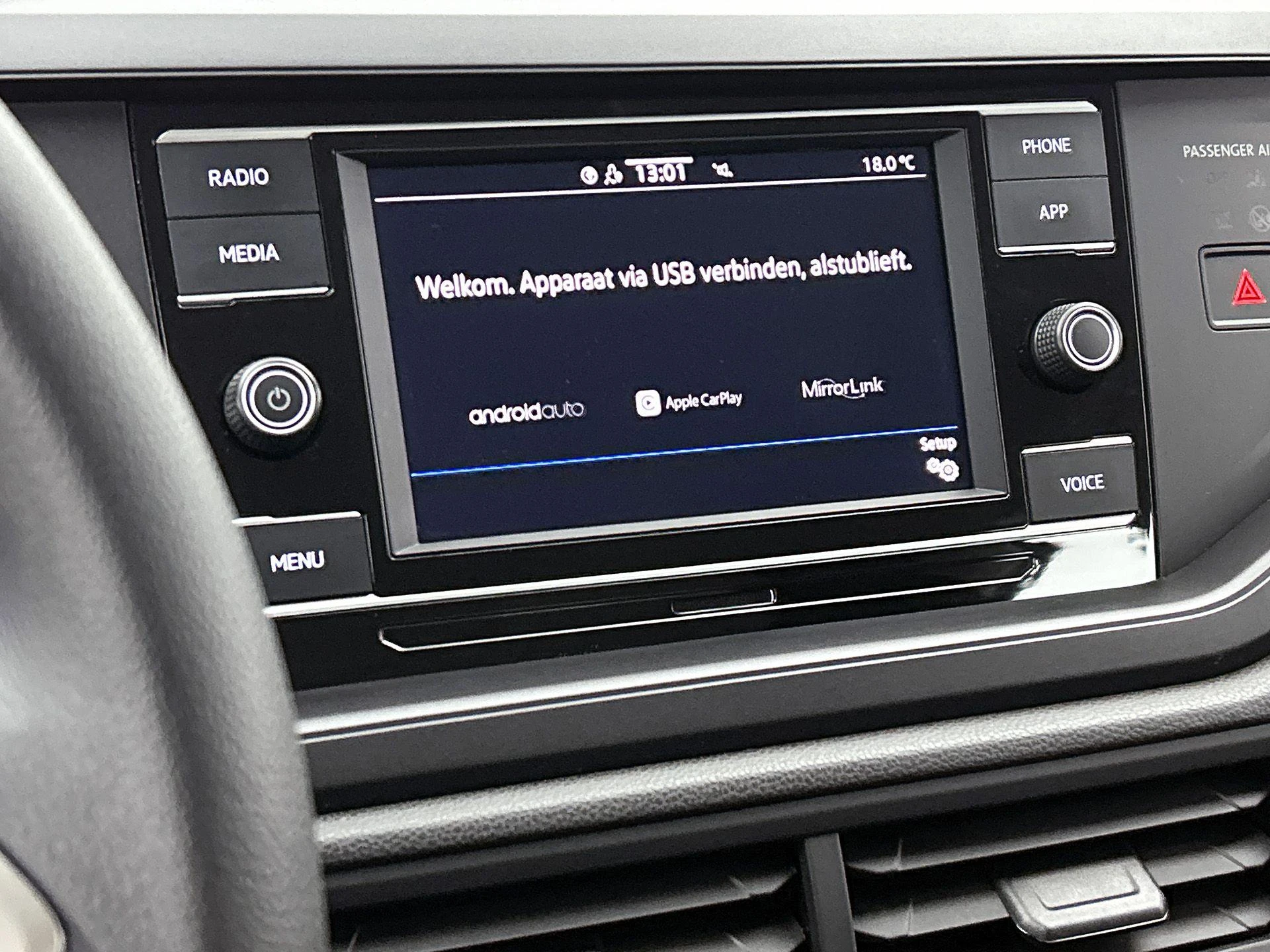 Volkswagen-Polo-image-14