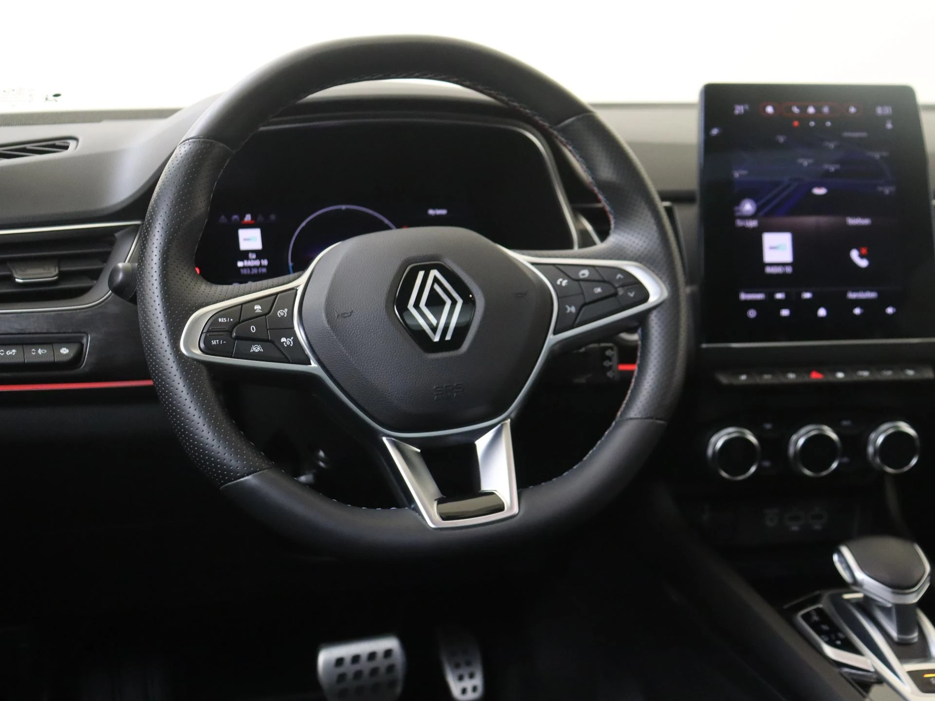 Renault-Arkana-image-10