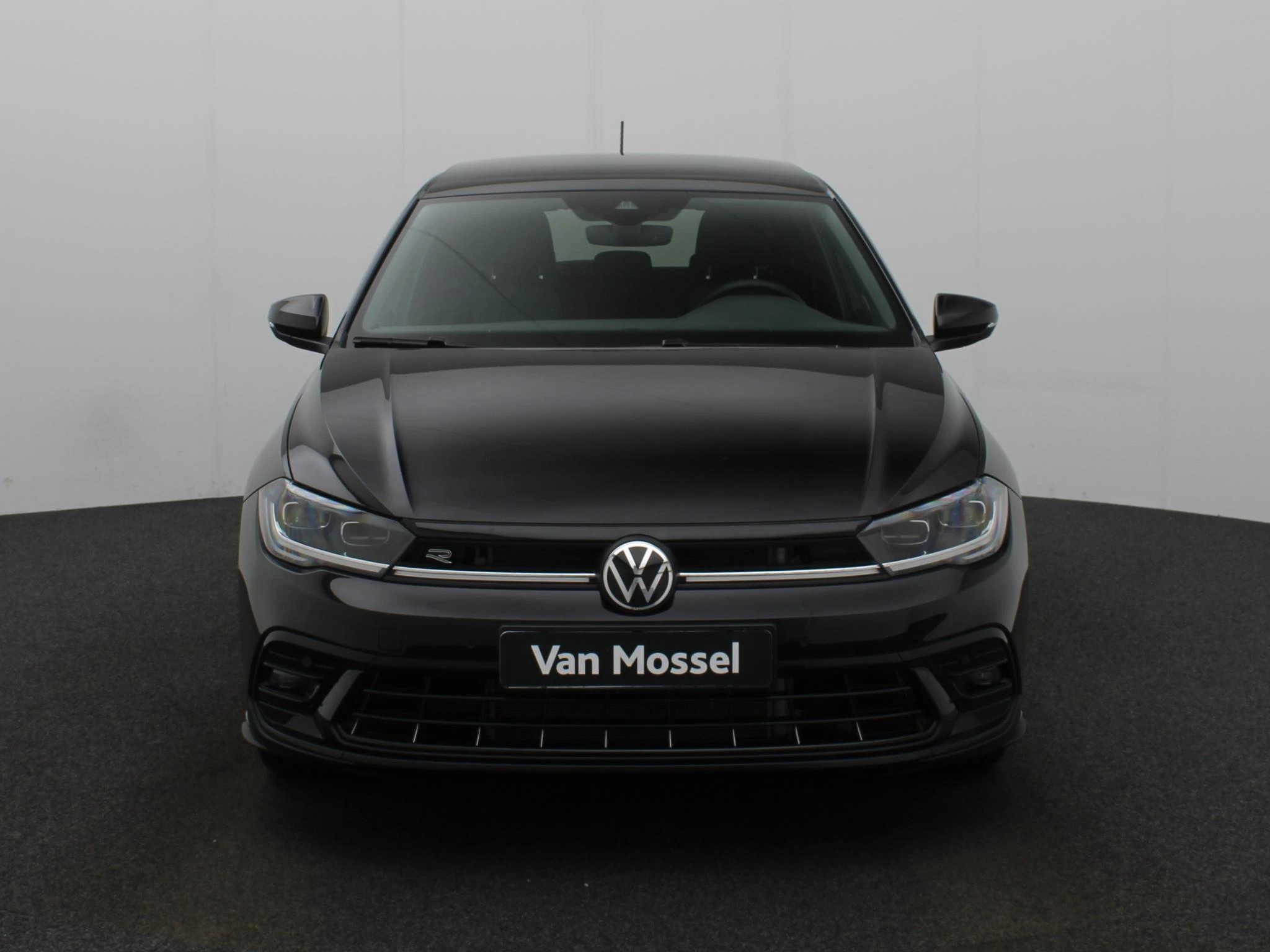 Volkswagen-Polo-image-2