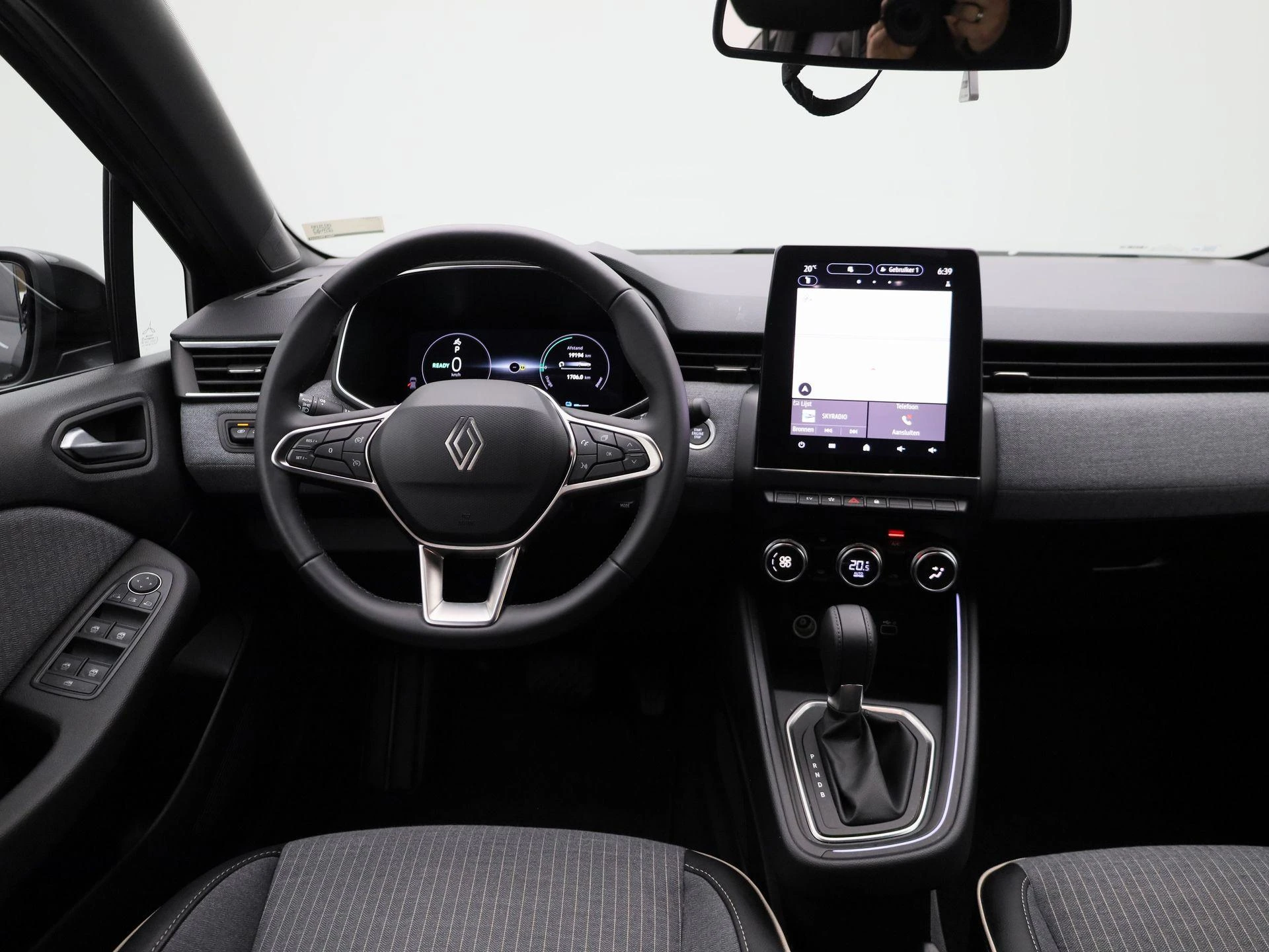 Renault-Clio-image-6