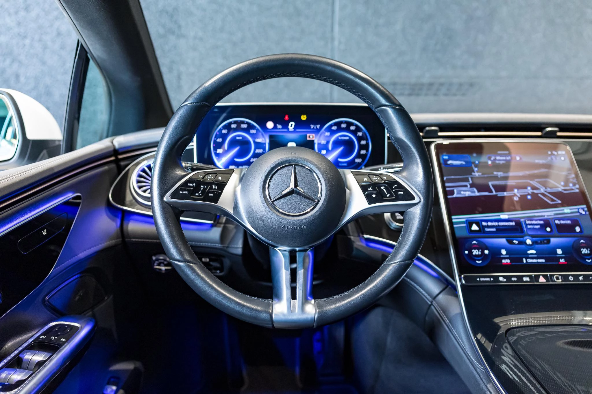 Mercedes-Benz-EQE-image-16