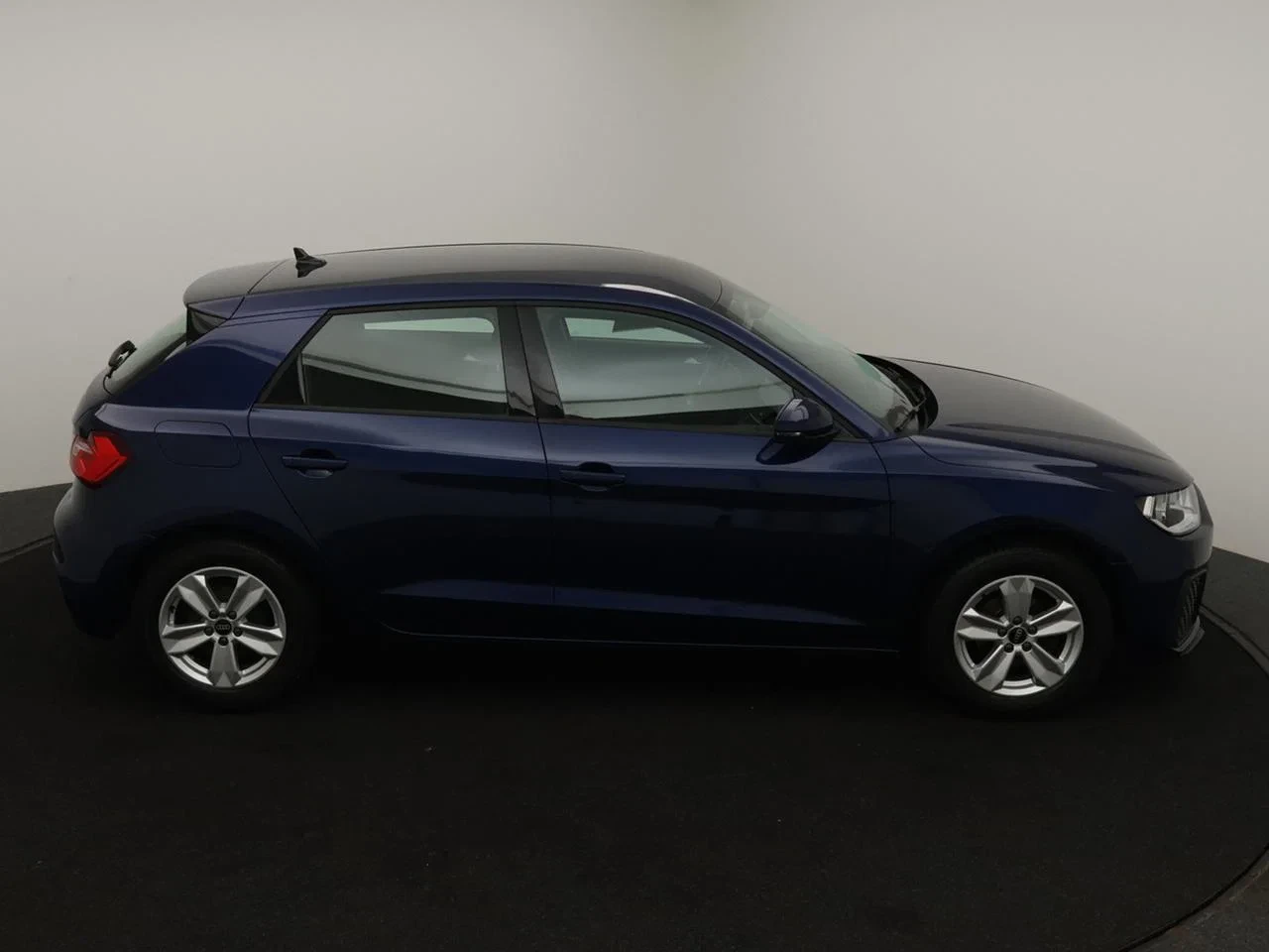Audi-A1 Sportback-image-1