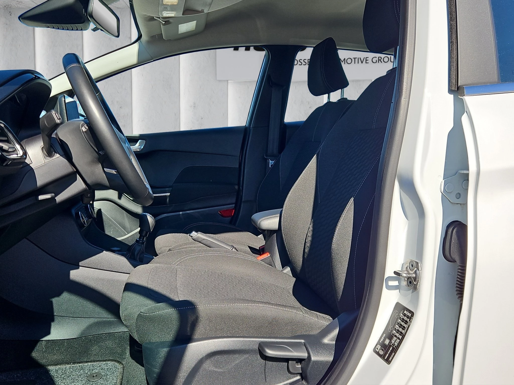 Ford Fiesta Titanium LED | KLIMAAUTOMATIK | PDC | BT
