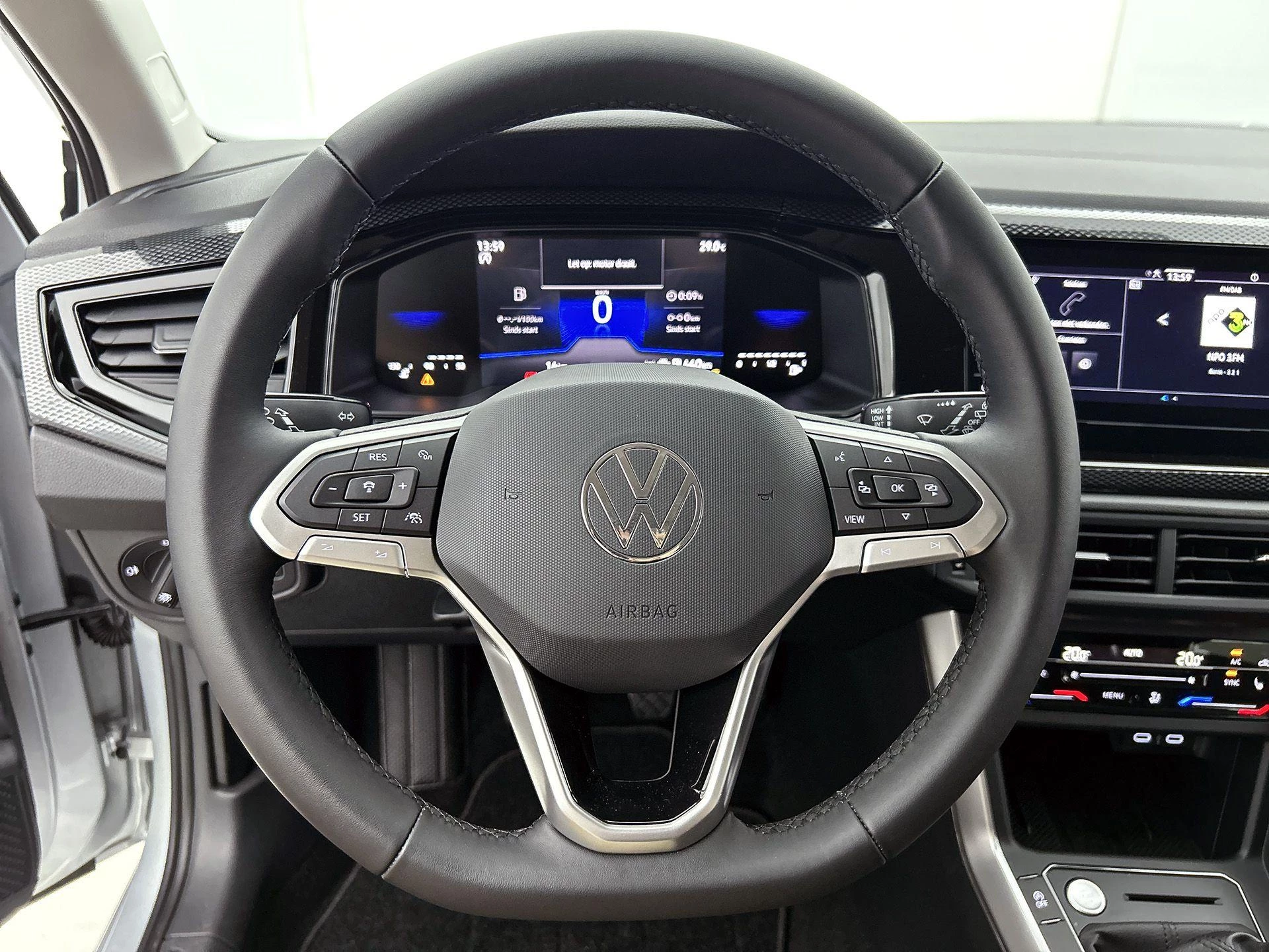 Volkswagen-Polo-image-21