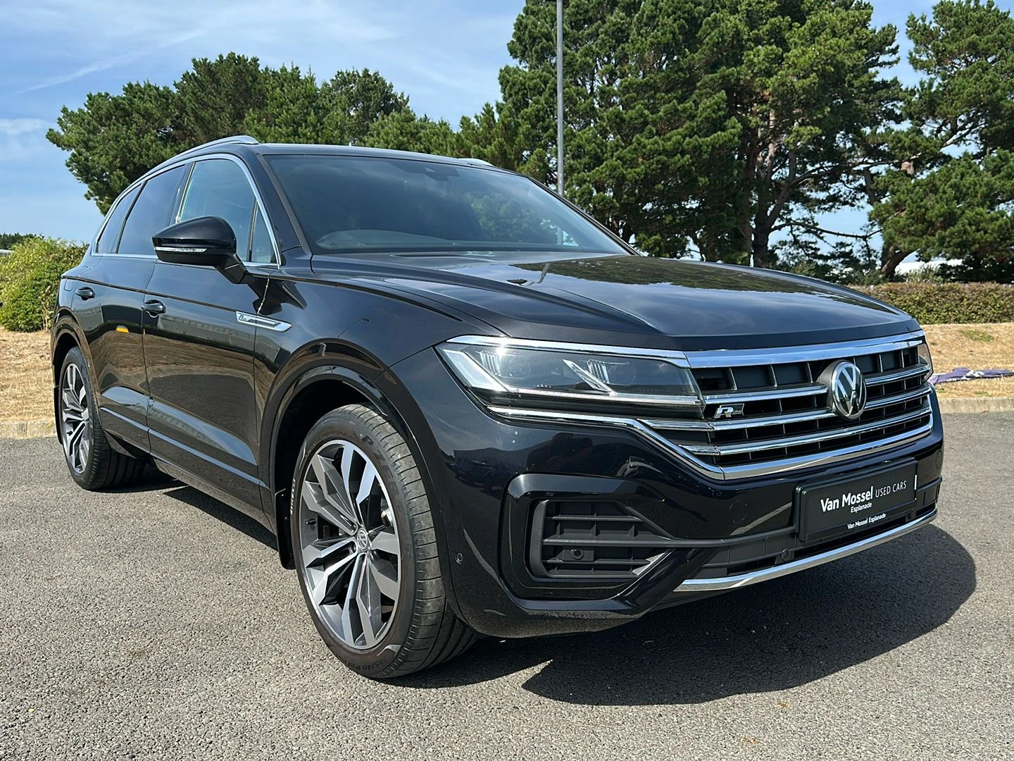 Volkswagen-Touareg-image-17