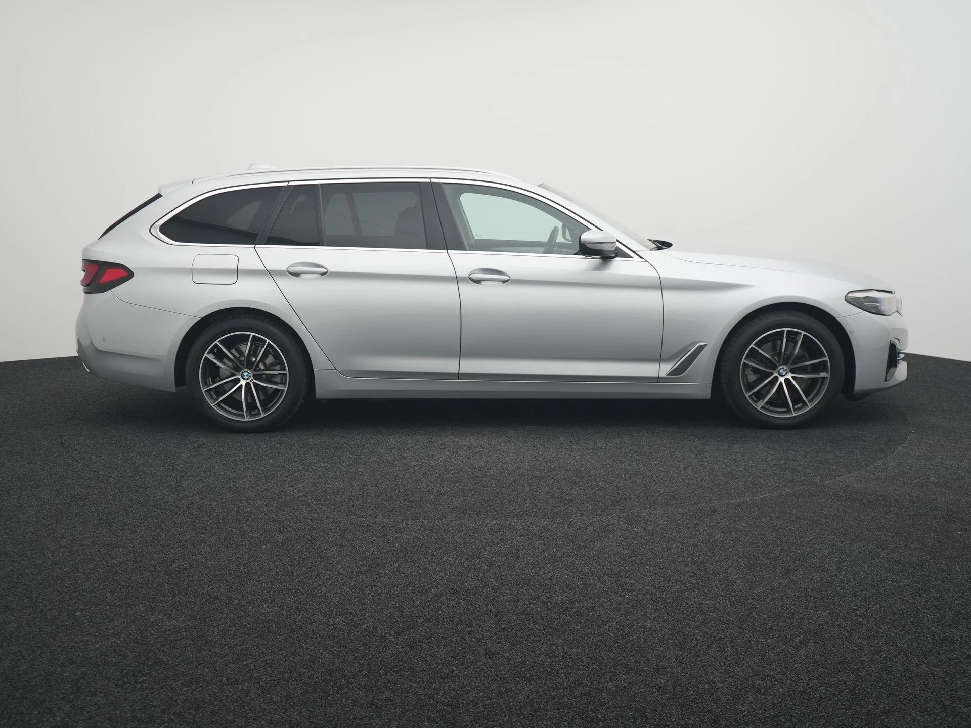 BMW-5 Serie-image-5