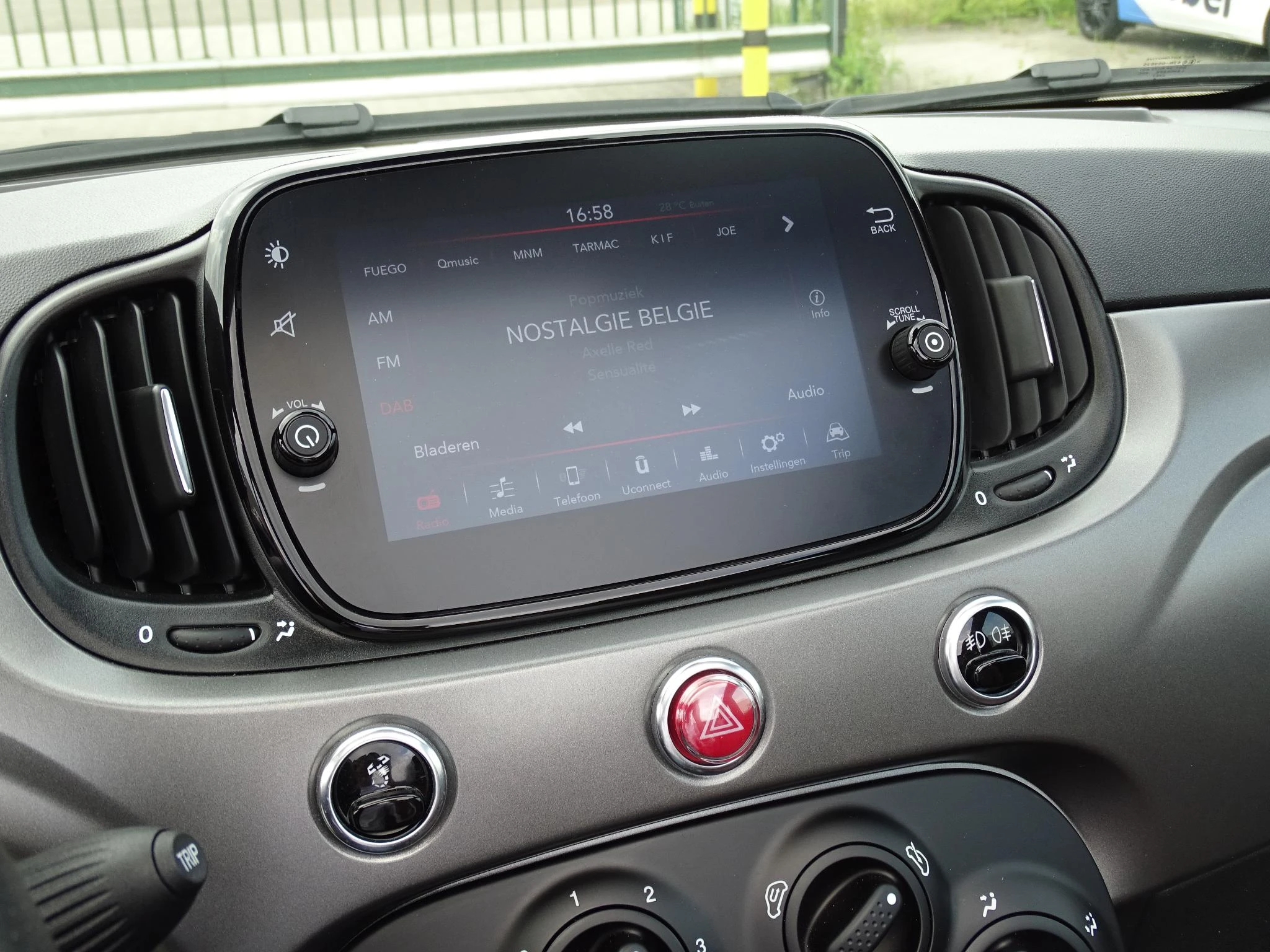 Fiat-500C-image-17