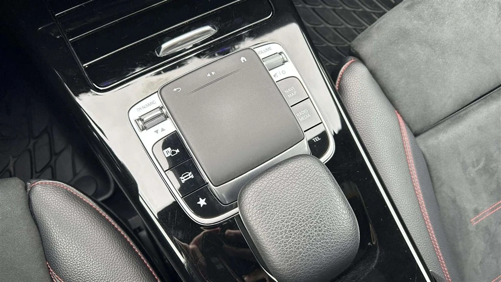 Mercedes-Benz-A-Klasse-image-12