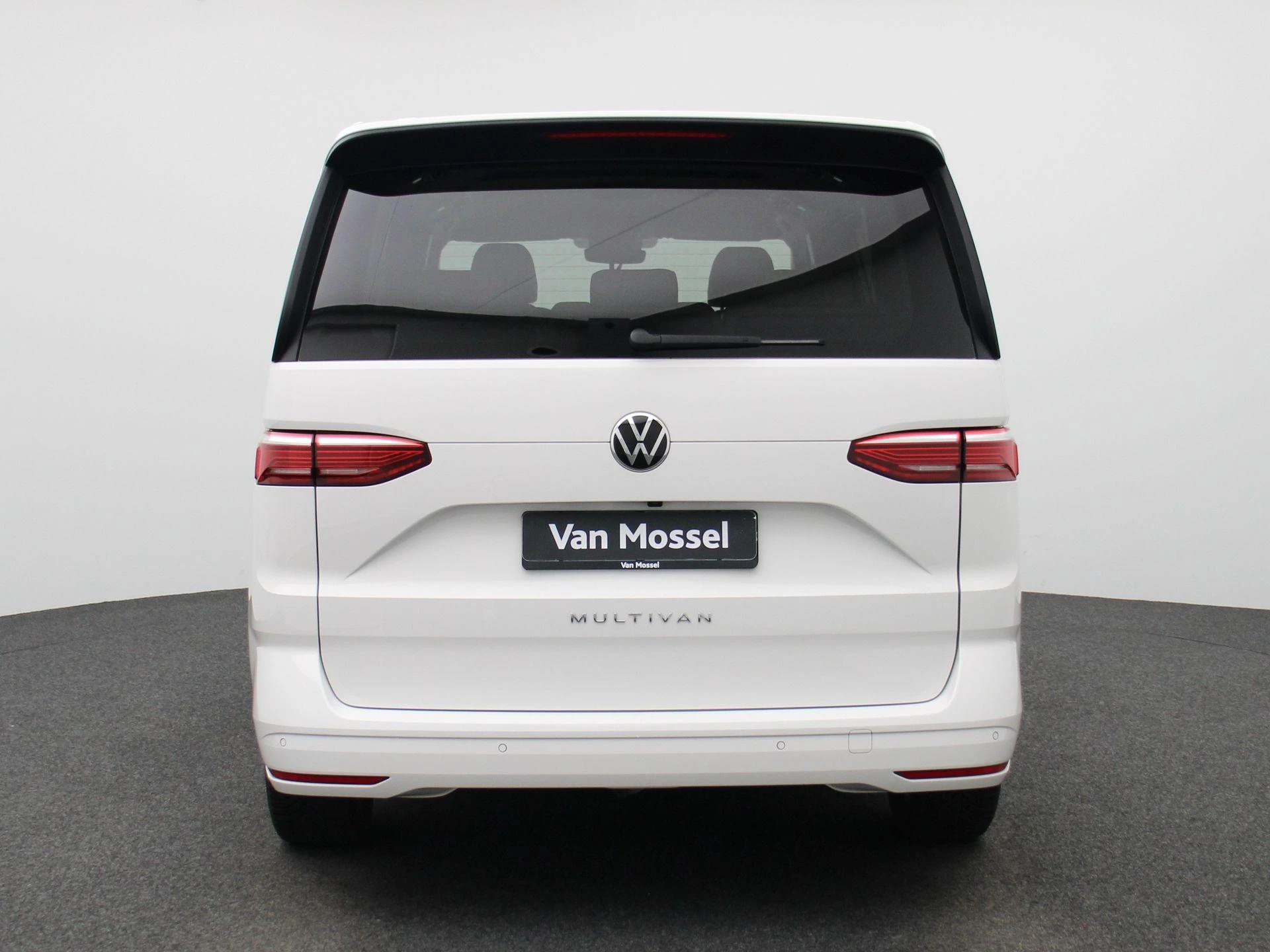 Volkswagen-Multivan-image-4