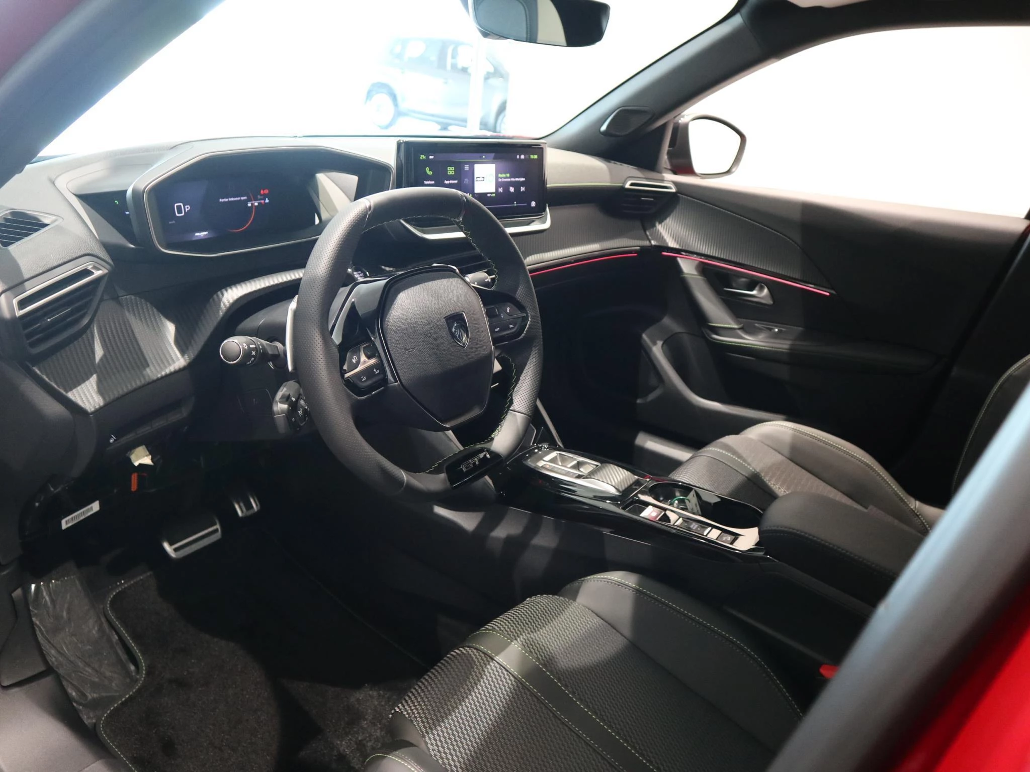 Peugeot-e-2008-image-3