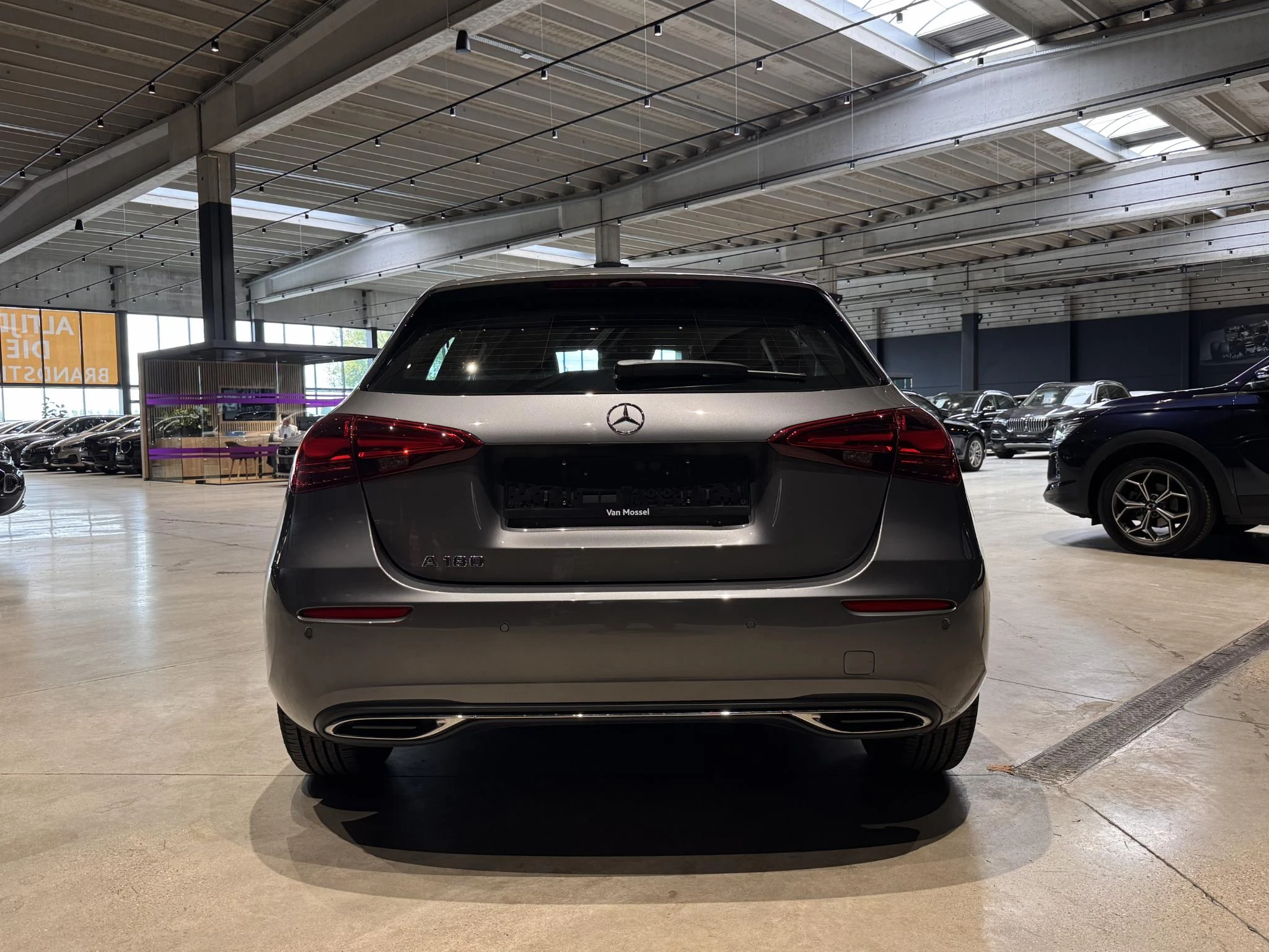 Mercedes-Benz-A-Klasse-image-4