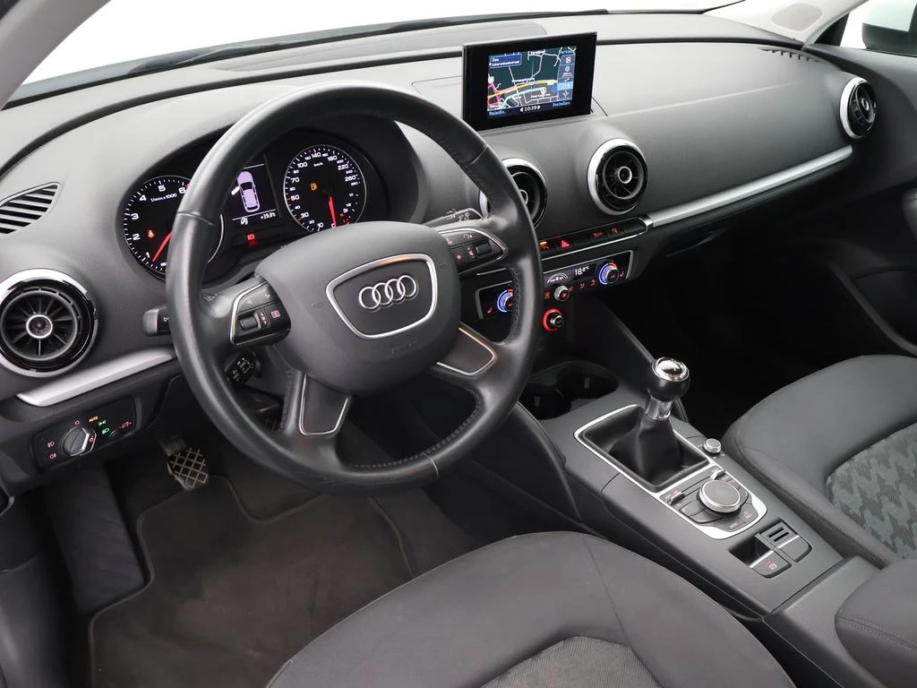 Audi A3 Sportback Audi A3 Sportback Attraction 1.2TFSI 110PK *CRUISE CONTROL*PDC*NAVI*ZETELVERWARMING*...*