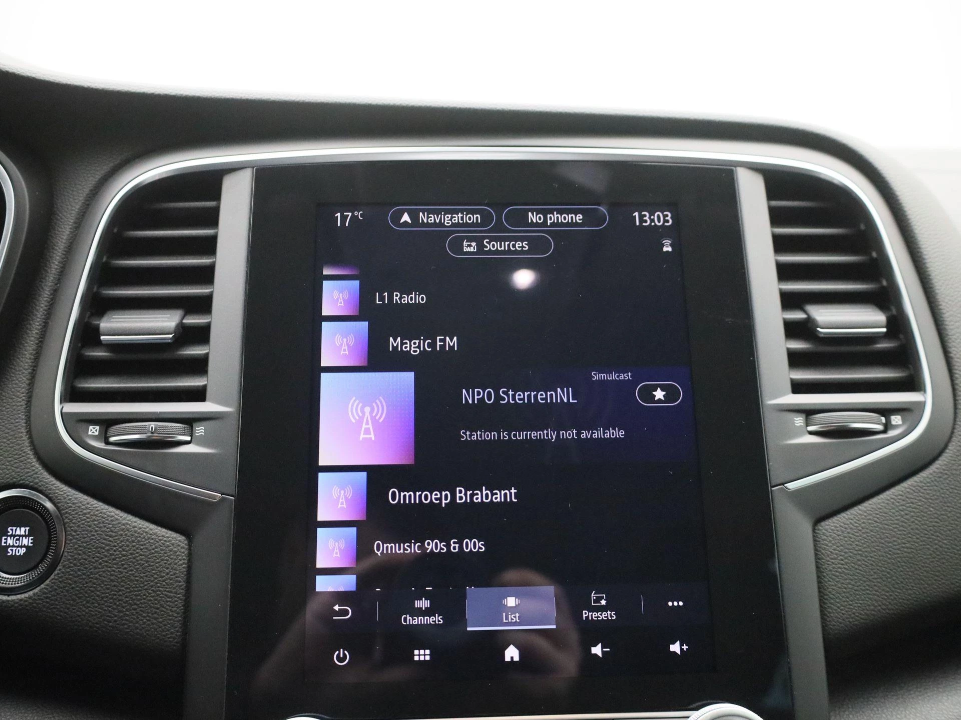 Renault-Mégane Estate-image-23