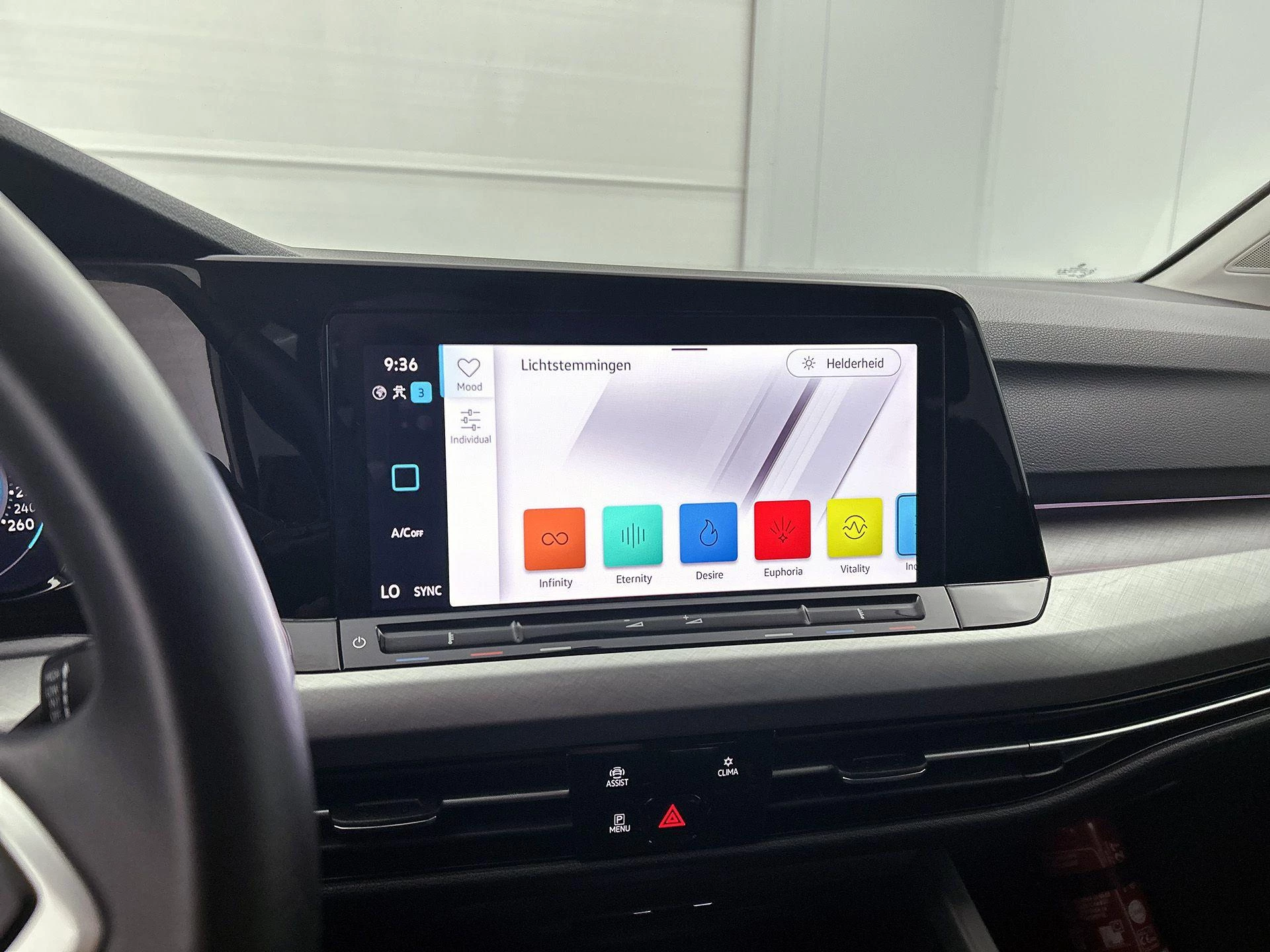 Volkswagen-Golf-image-24