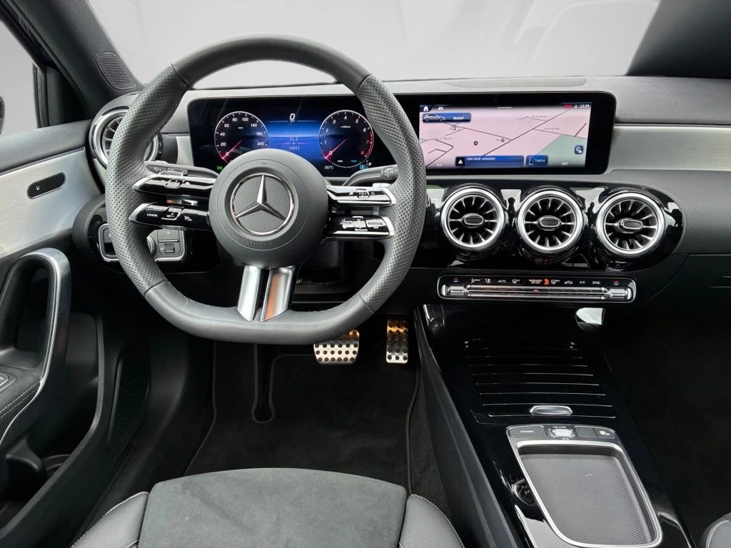 Mercedes-Benz-A-Klasse 200-image-10