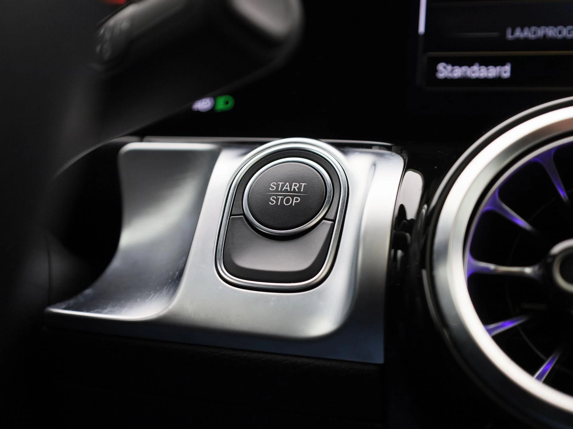 Mercedes-Benz-EQB-image-23