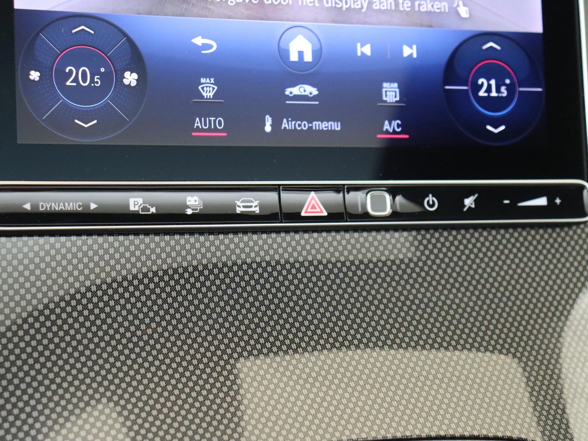 Mercedes-Benz-GLC-image-22