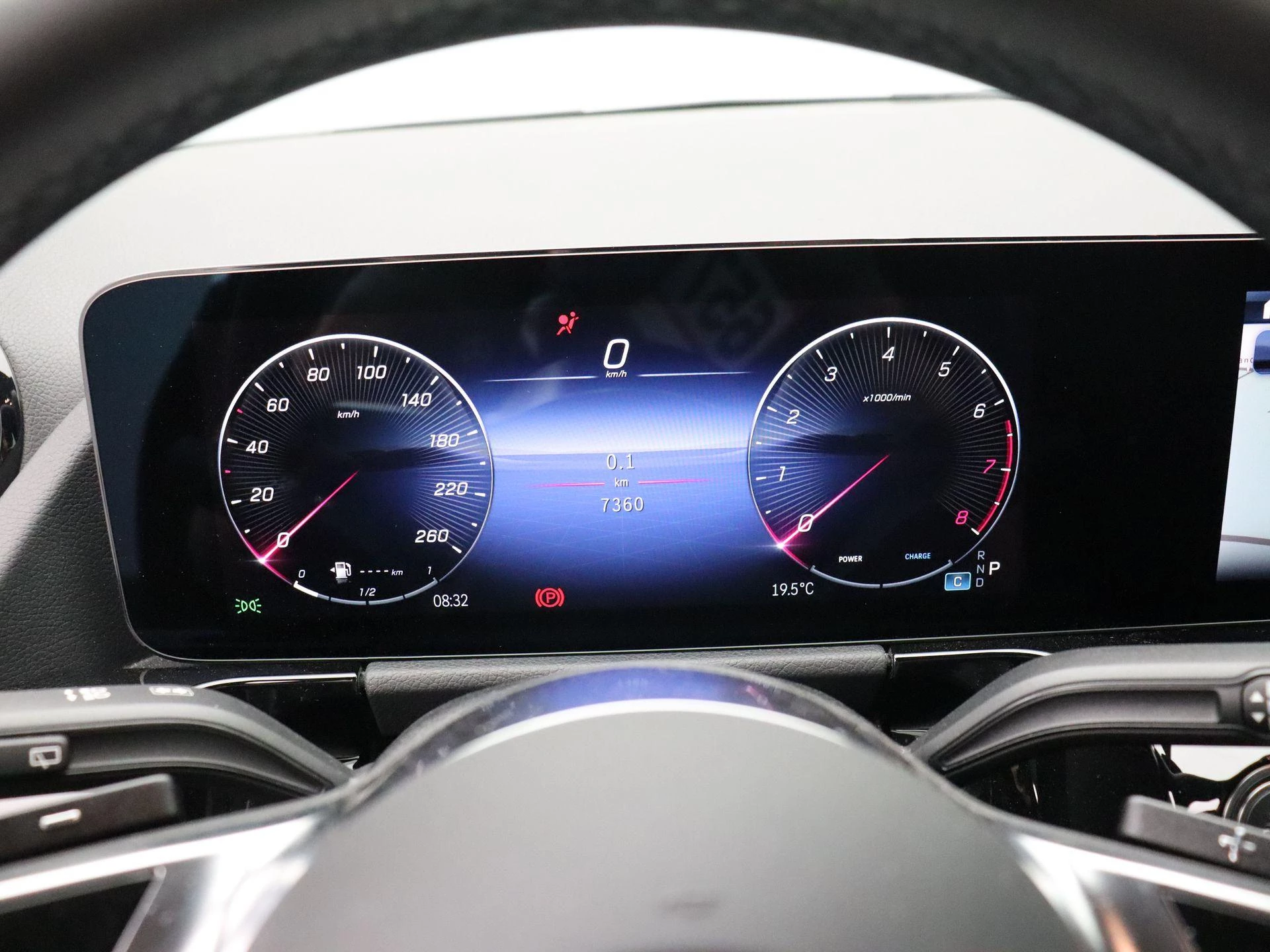 Mercedes-Benz GLA 180 Business Line + TREKHAAK + CAMERA + SENSOREN +