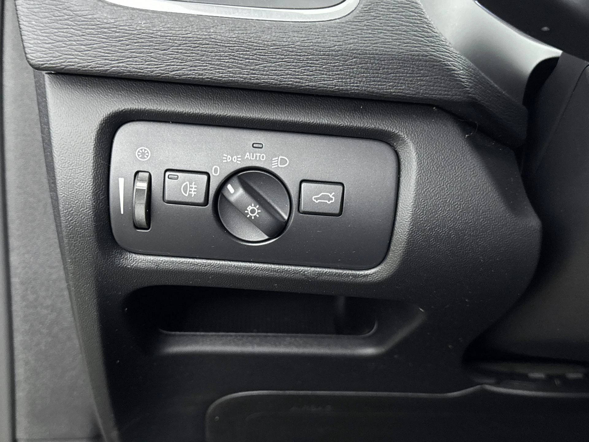Volvo-V40-image-21