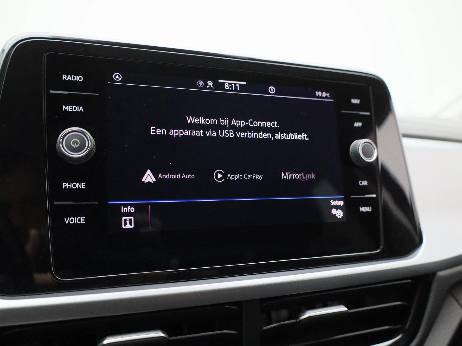 Volkswagen-T-Roc-image-22