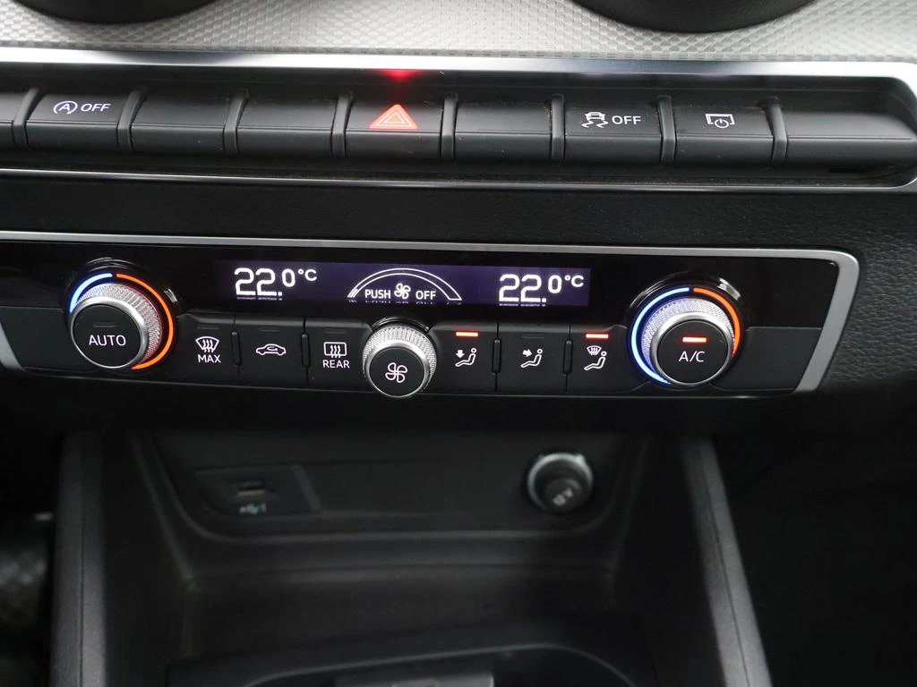 Audi Q2 Audi Q2 Business Edition Attraction 30TDI 116PK *AUTOMAAT*TREKHAAK*NAVI*CRUISE*VIRTUAL COCKPIT*...*