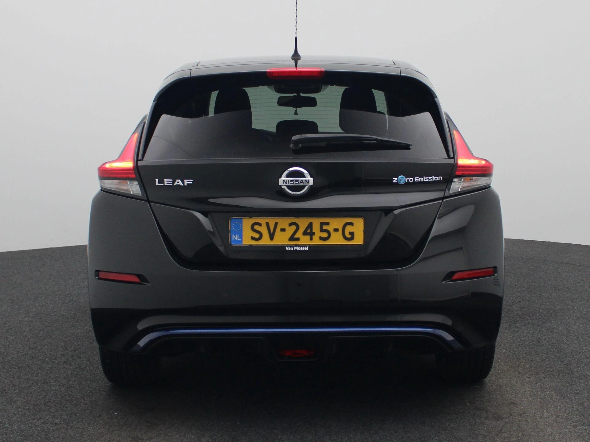 Nissan-Leaf-image-4