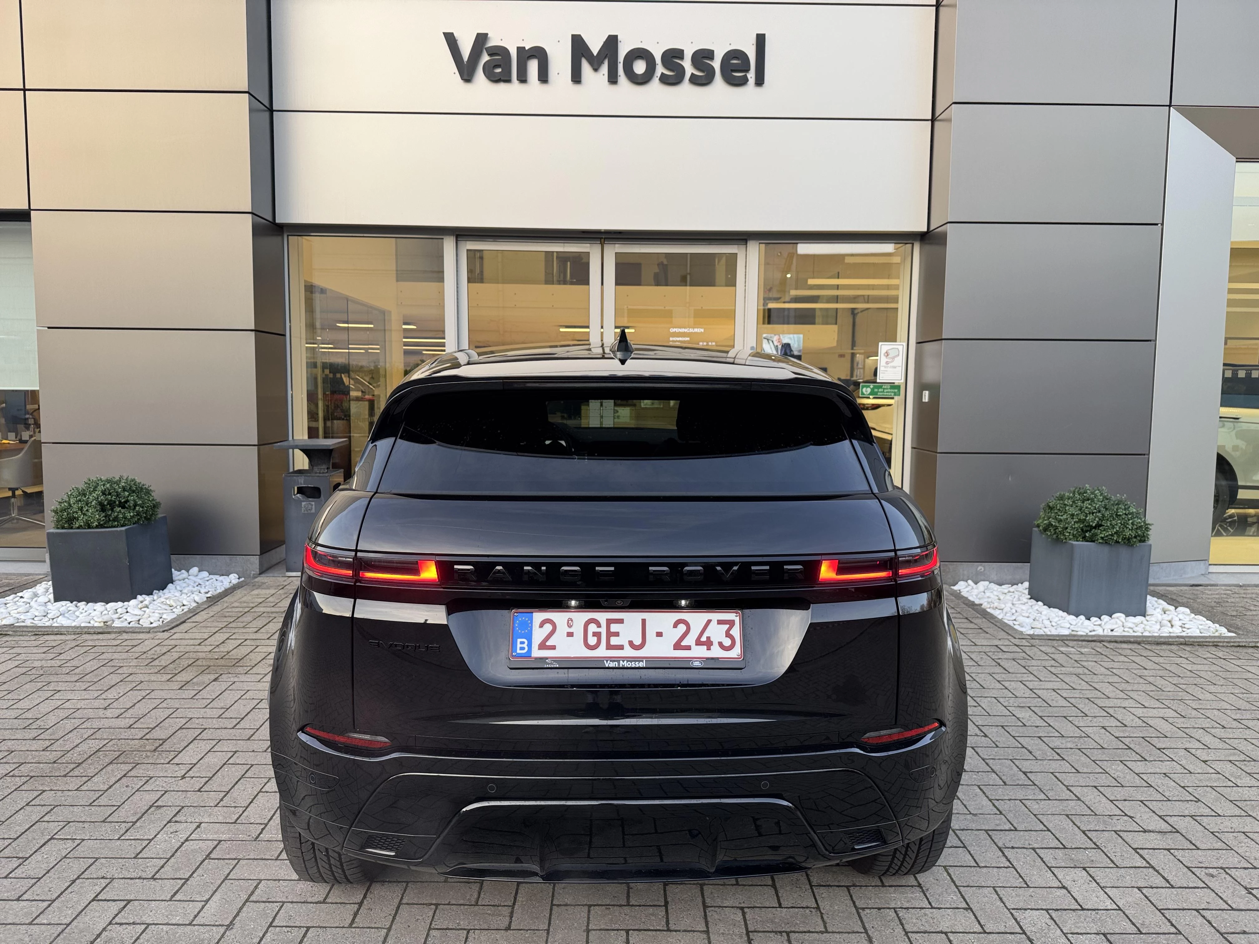 Land Rover Range Rover Evoque P270e Dynamic SE AWD