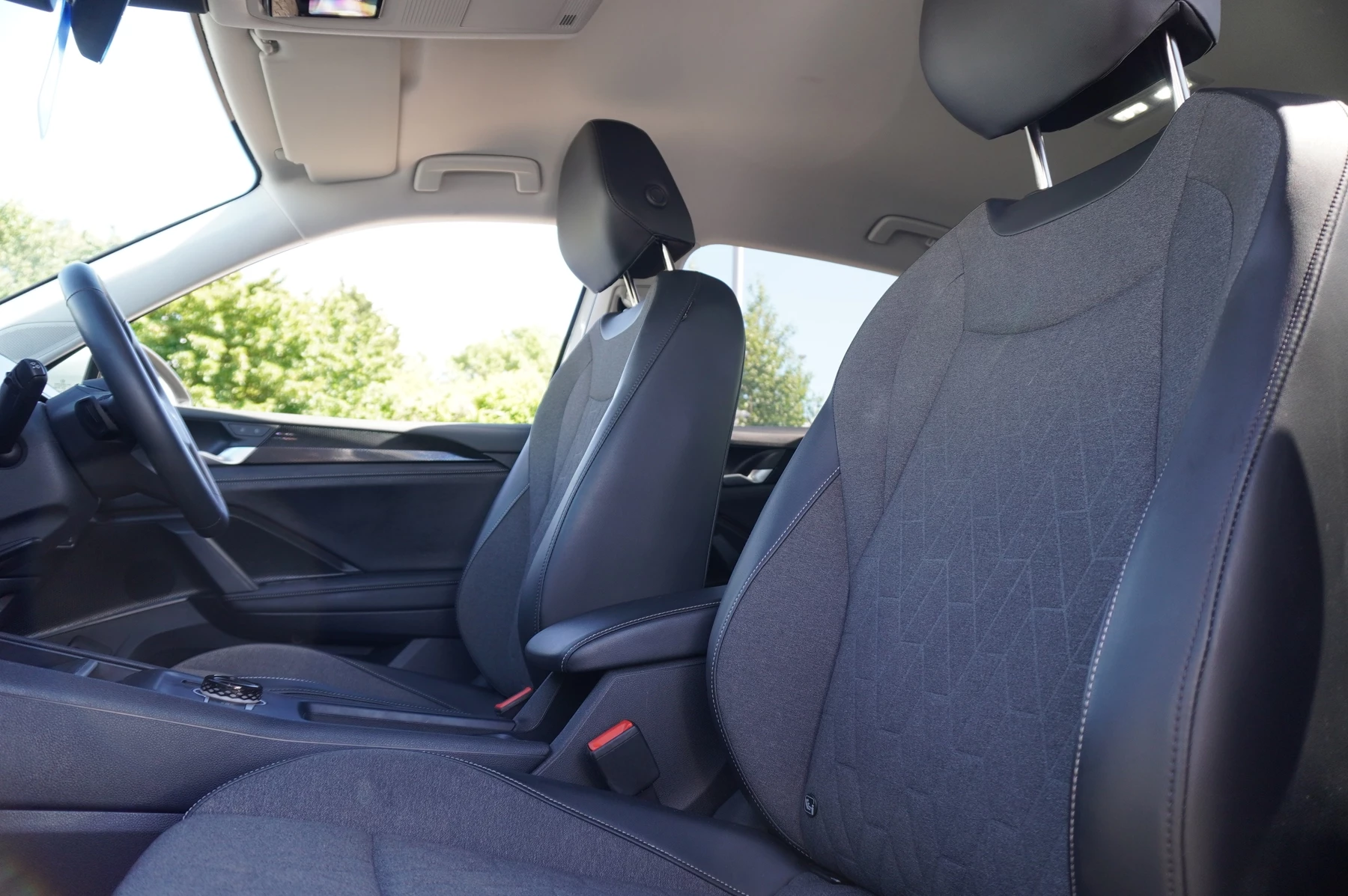 Volkswagen-Tiguan-image-9