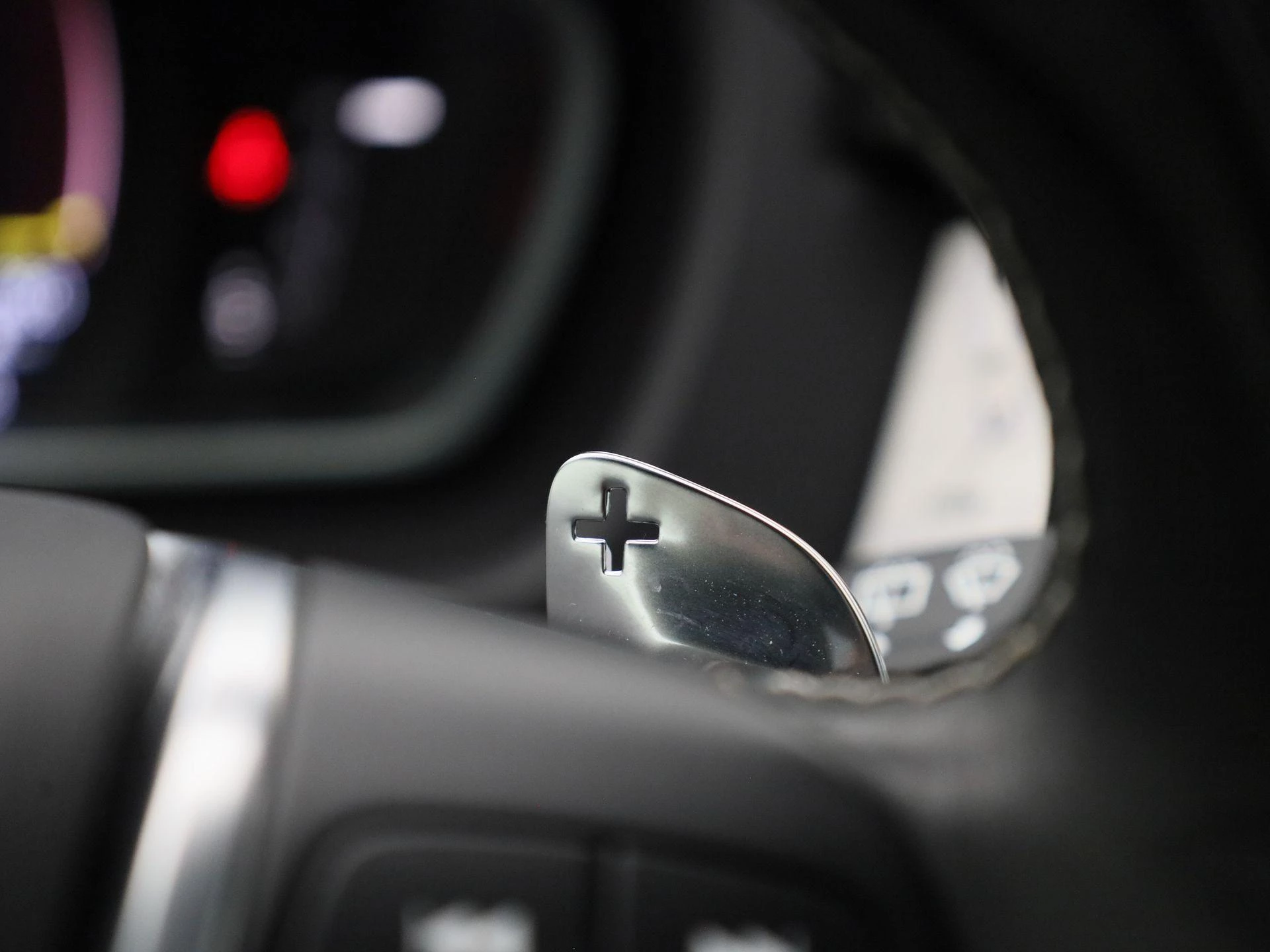 Volvo-V40-image-25