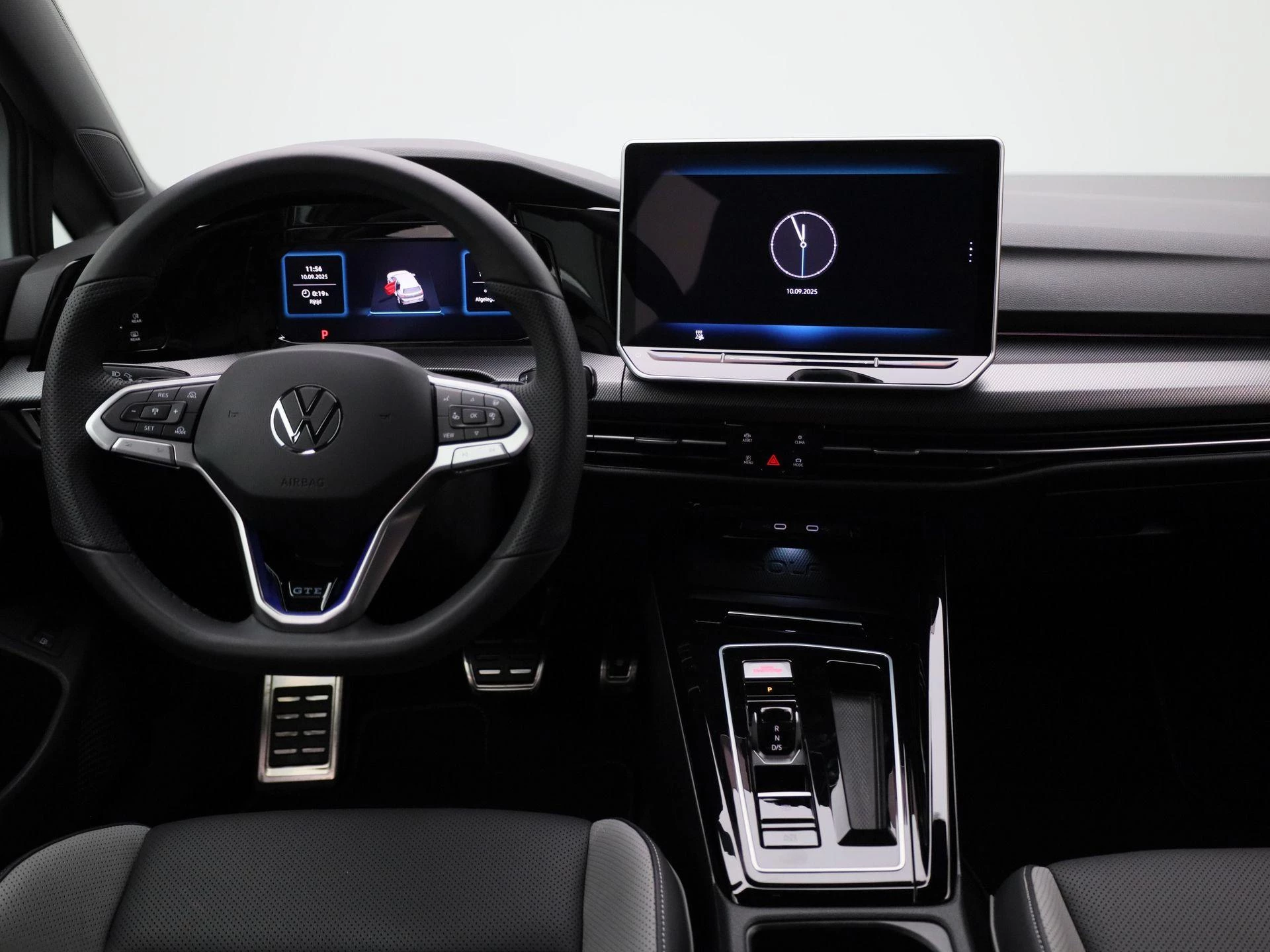 Volkswagen-Golf-image-6