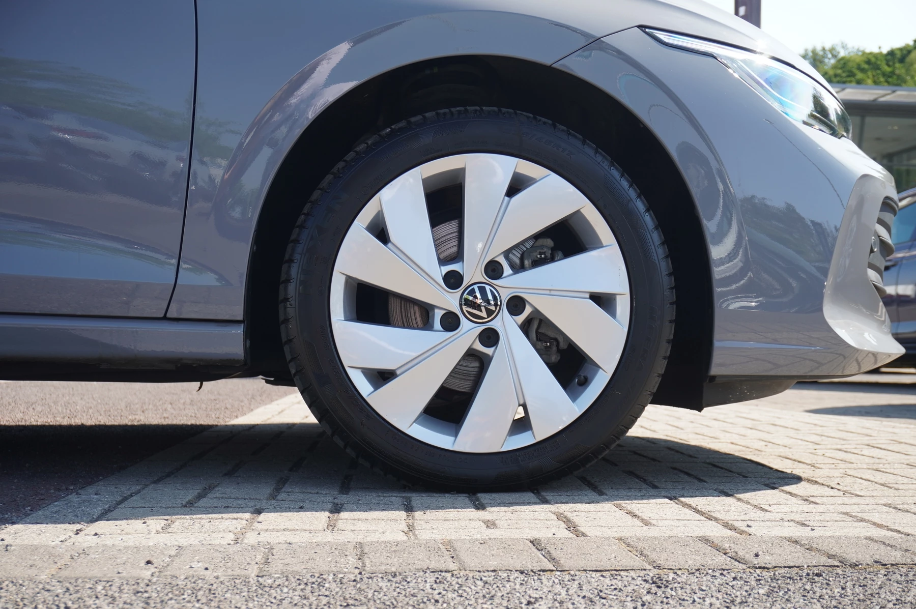 Volkswagen-Golf-image-21