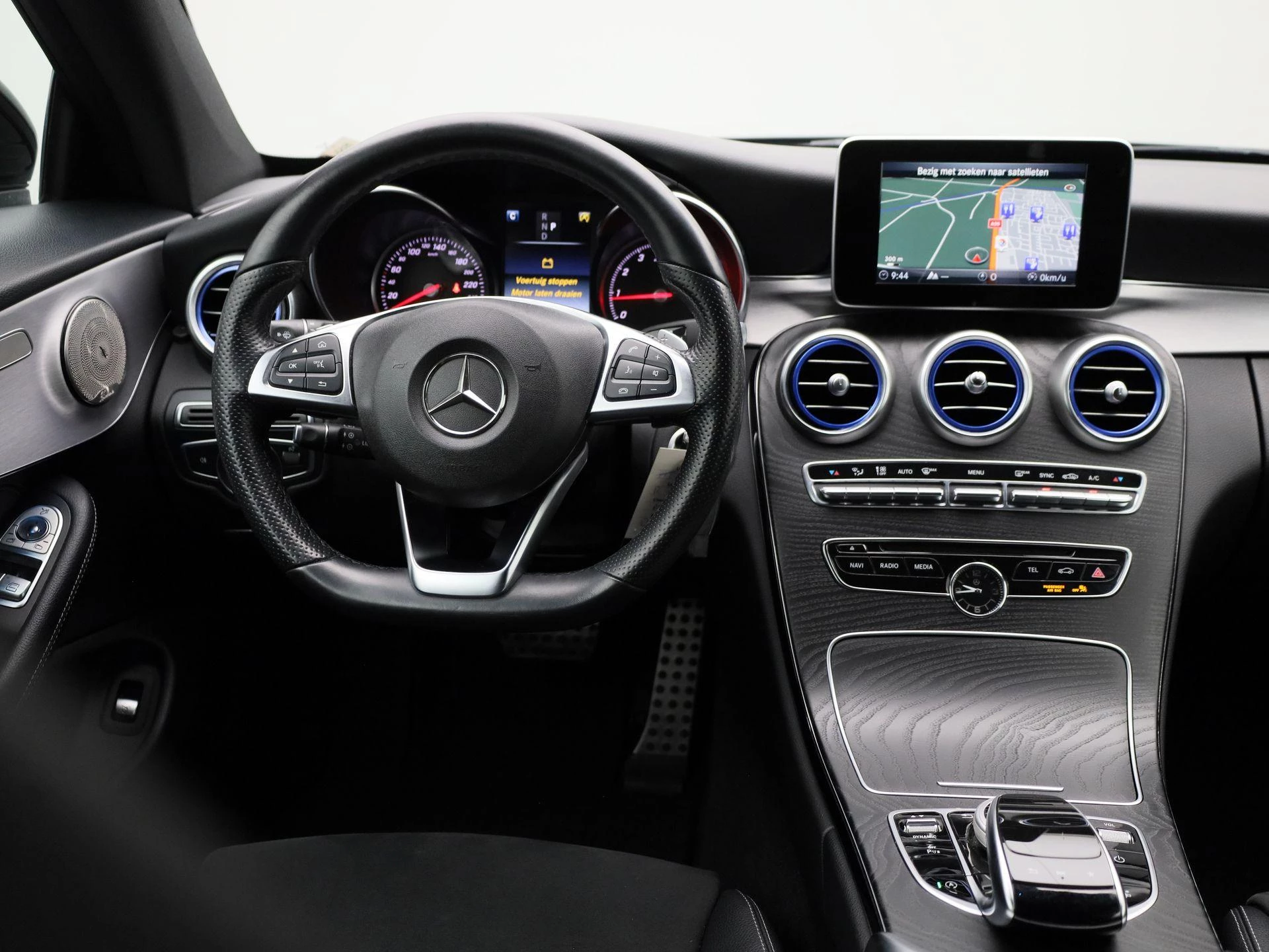 Mercedes-Benz-C-Klasse-image-6