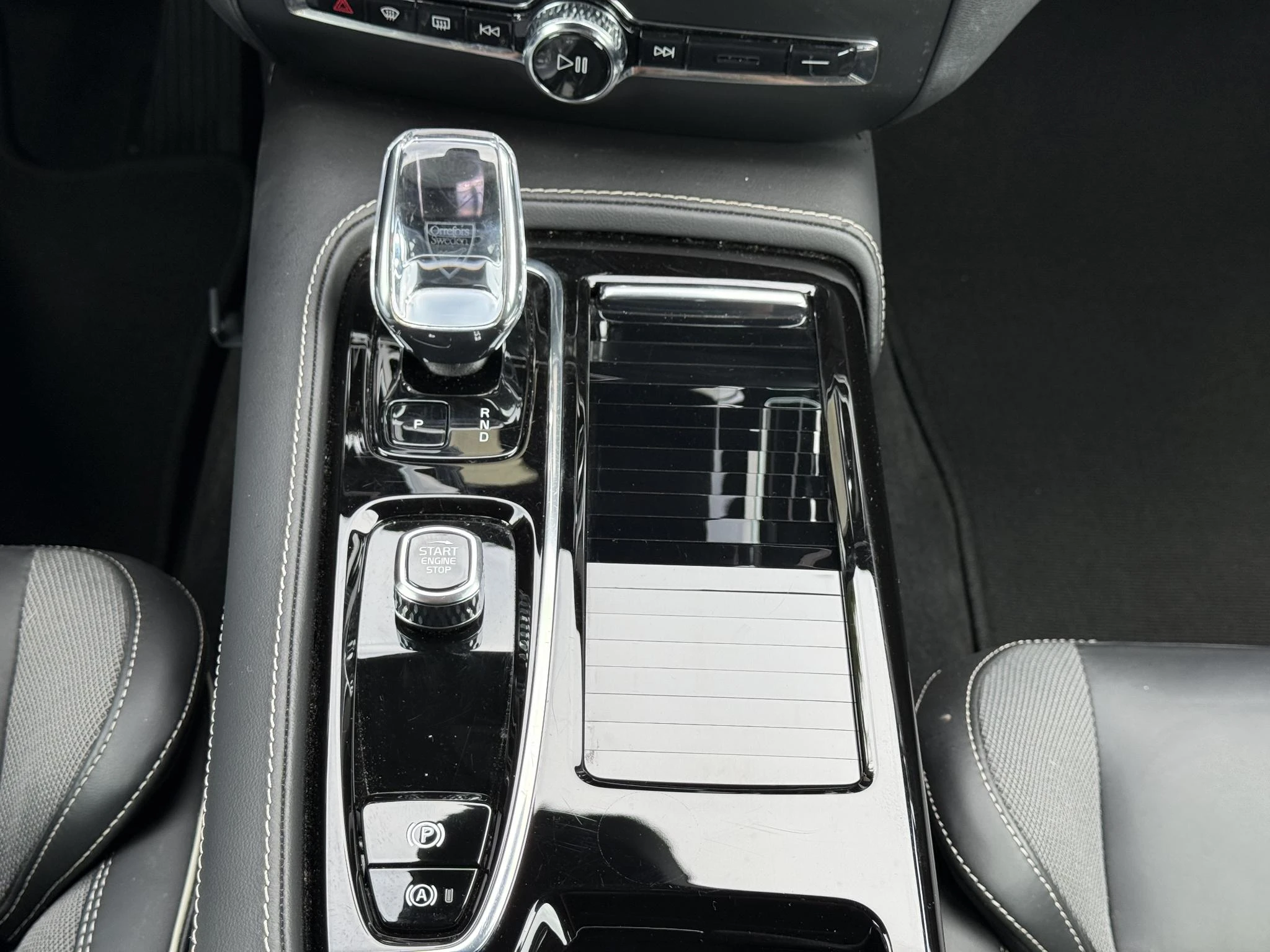 Volvo V60 T6 Plug-in hybrid AWD Plus Dark