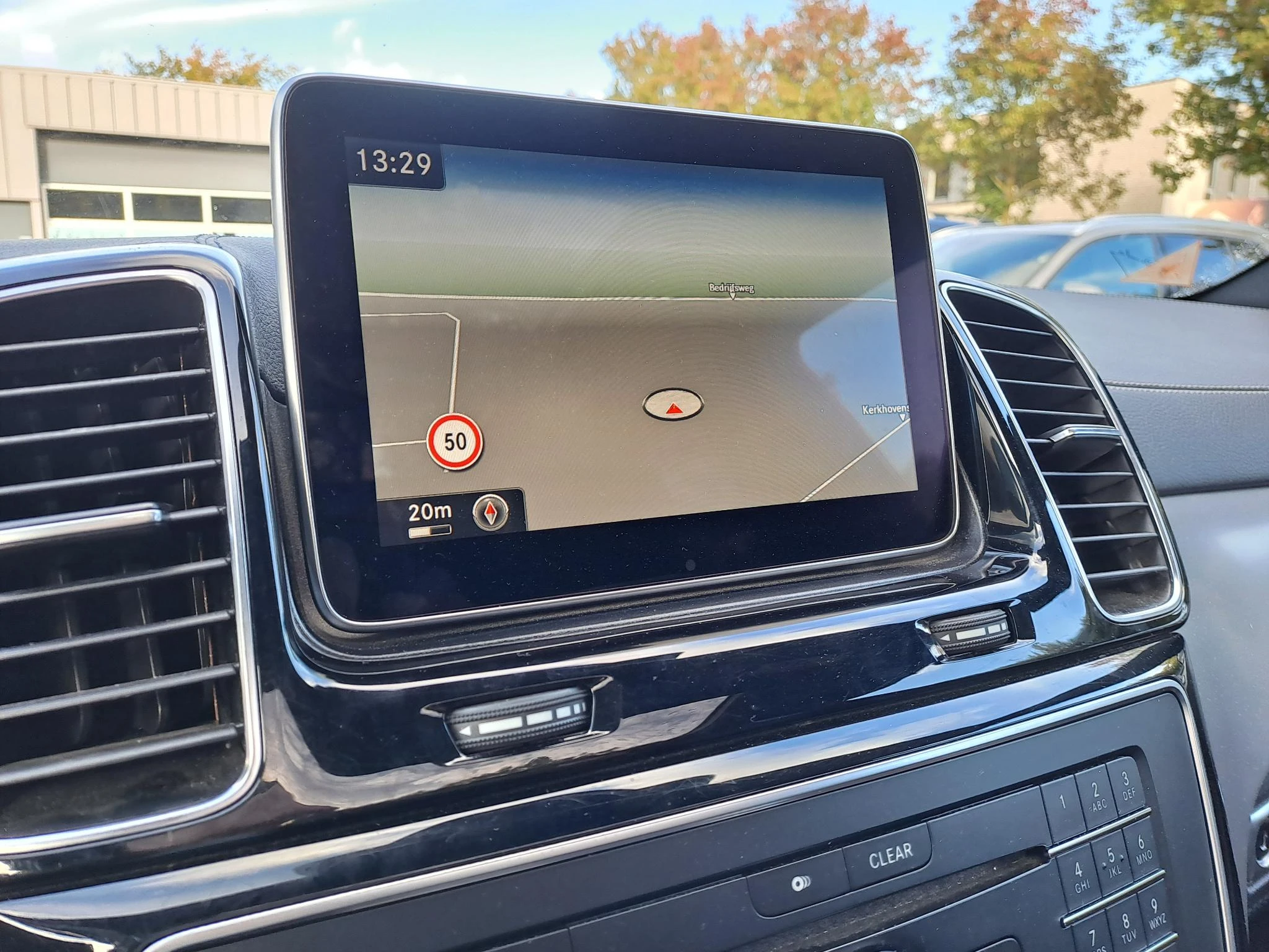 Mercedes-Benz-GLE-image-22