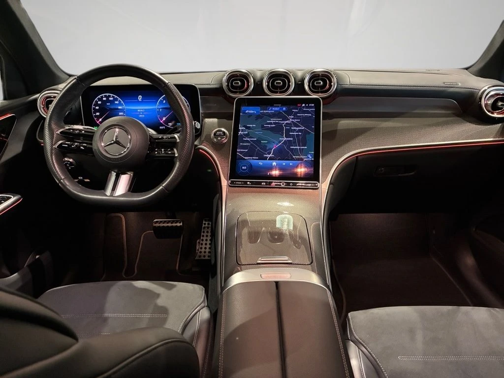 Mercedes-Benz-GLC 300 d-image-11