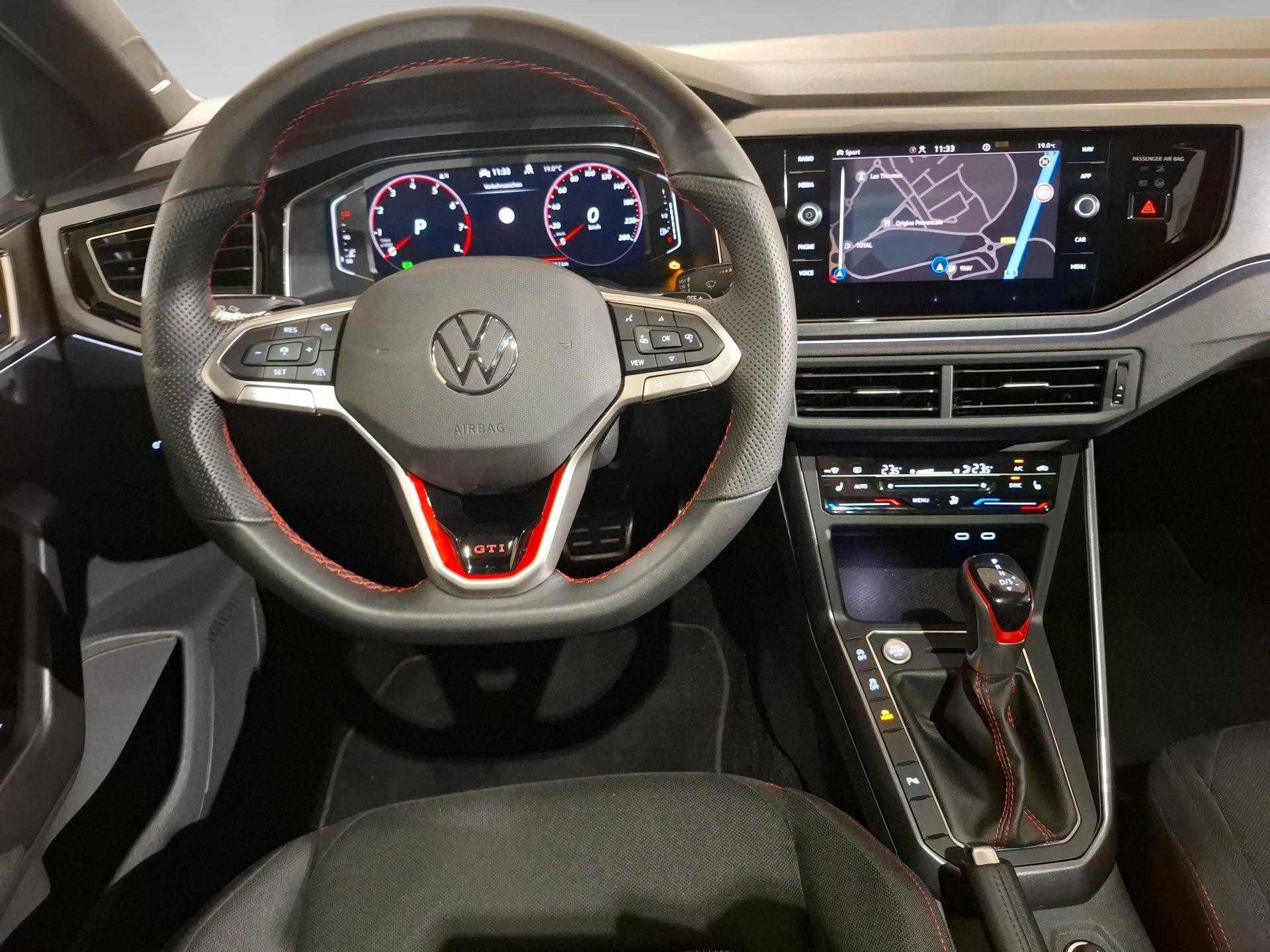 Volkswagen-Polo-image-5